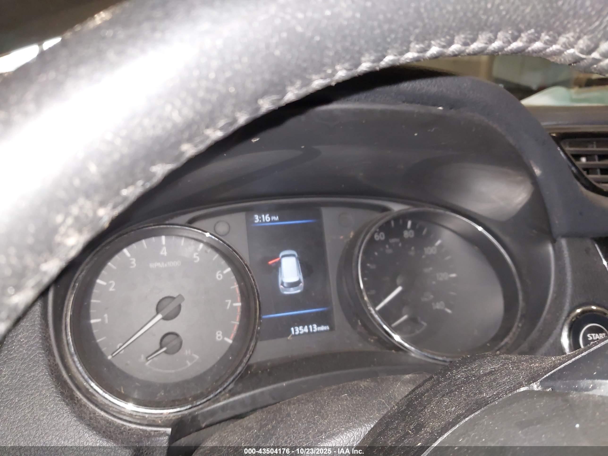 NISSAN ROGUE image 7