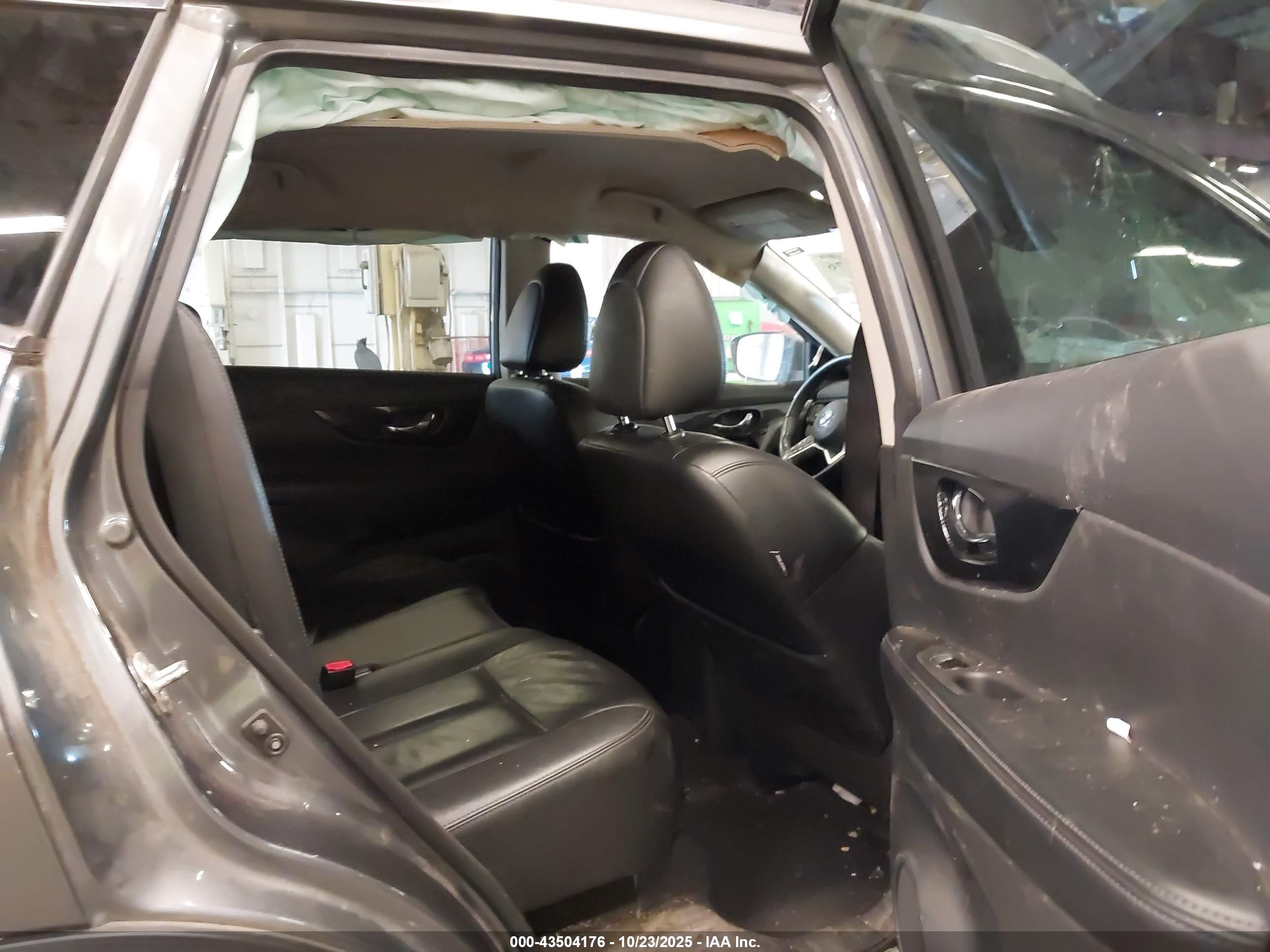 NISSAN ROGUE image 8