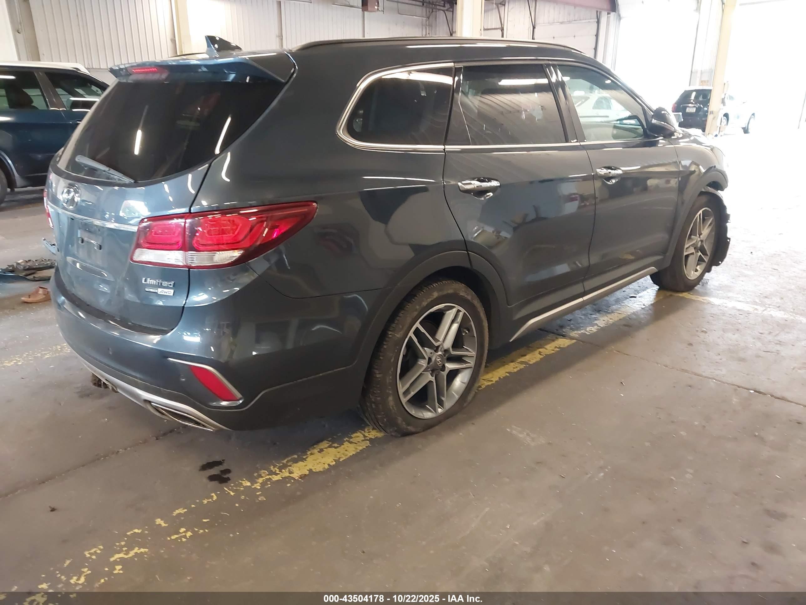 HYUNDAI SANTA image 4
