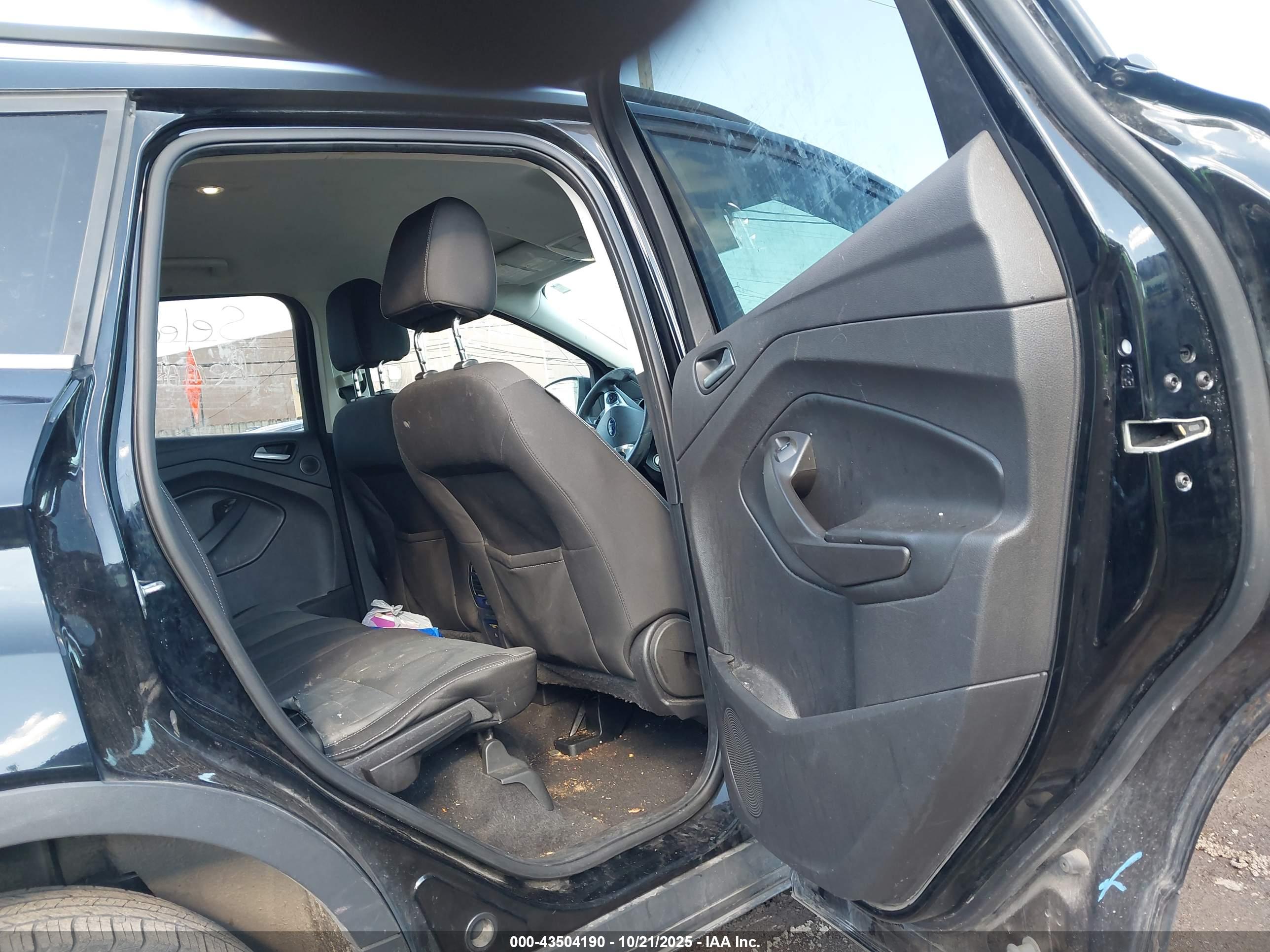 FORD ESCAPE image 8
