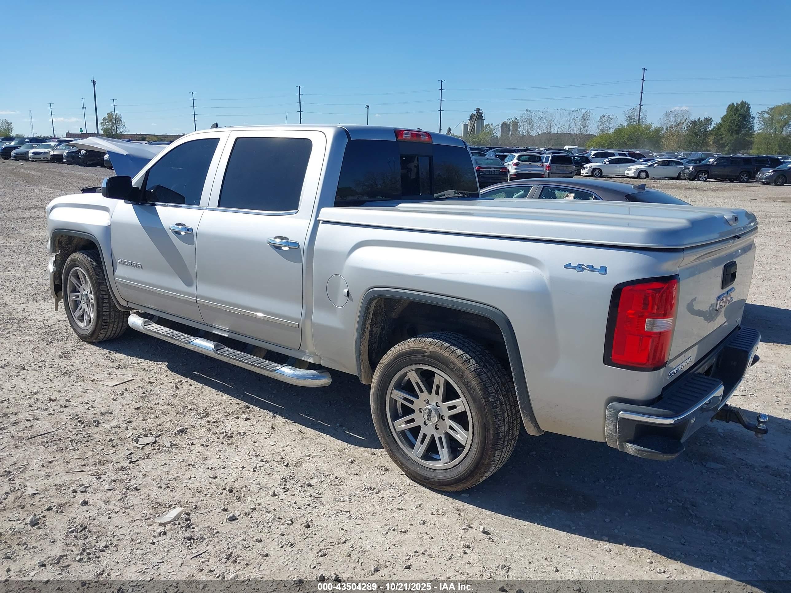 GMC SIERRA image 3