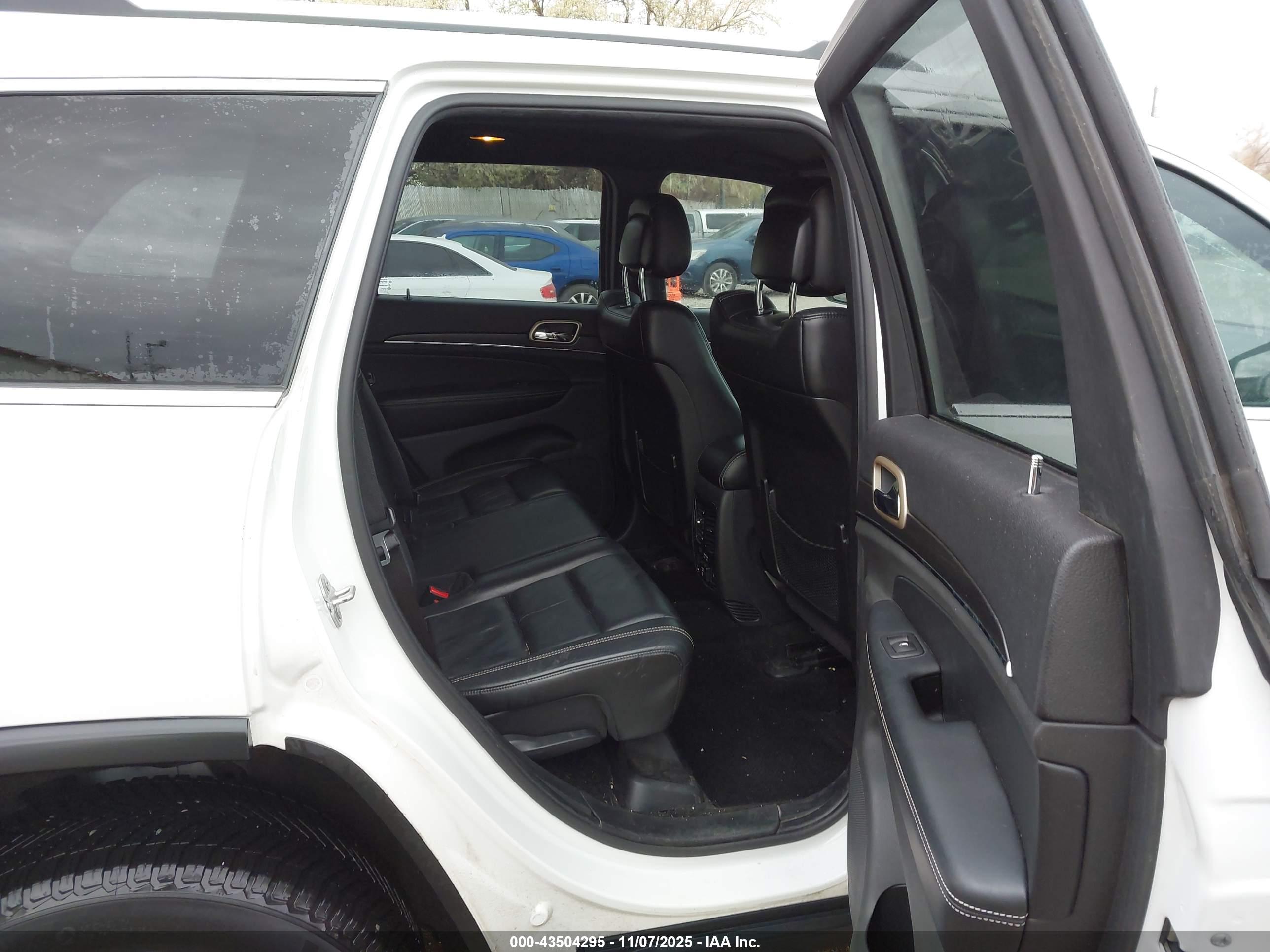 JEEP GRAND image 8