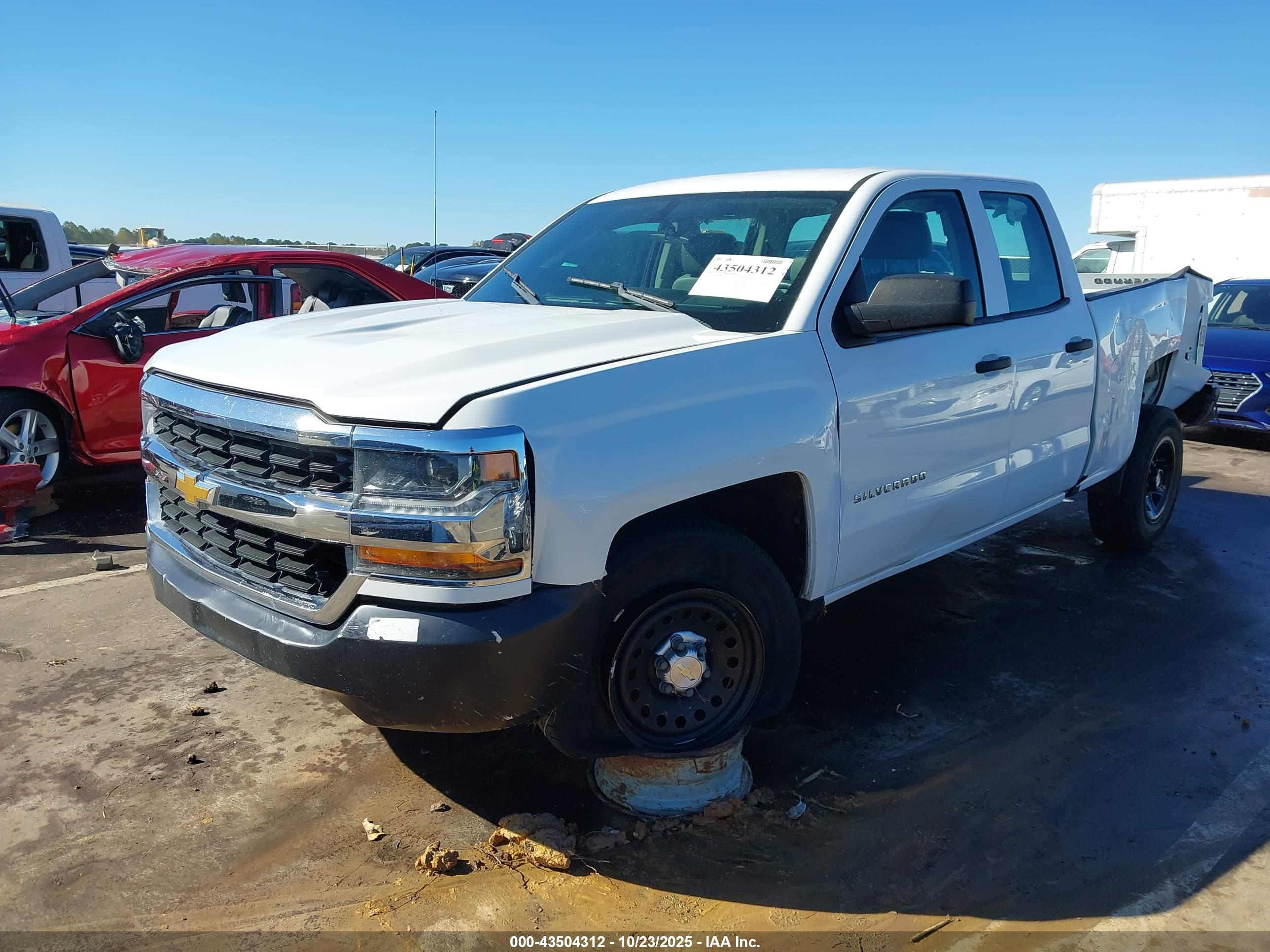 CHEVROLET SILVERADO image 2