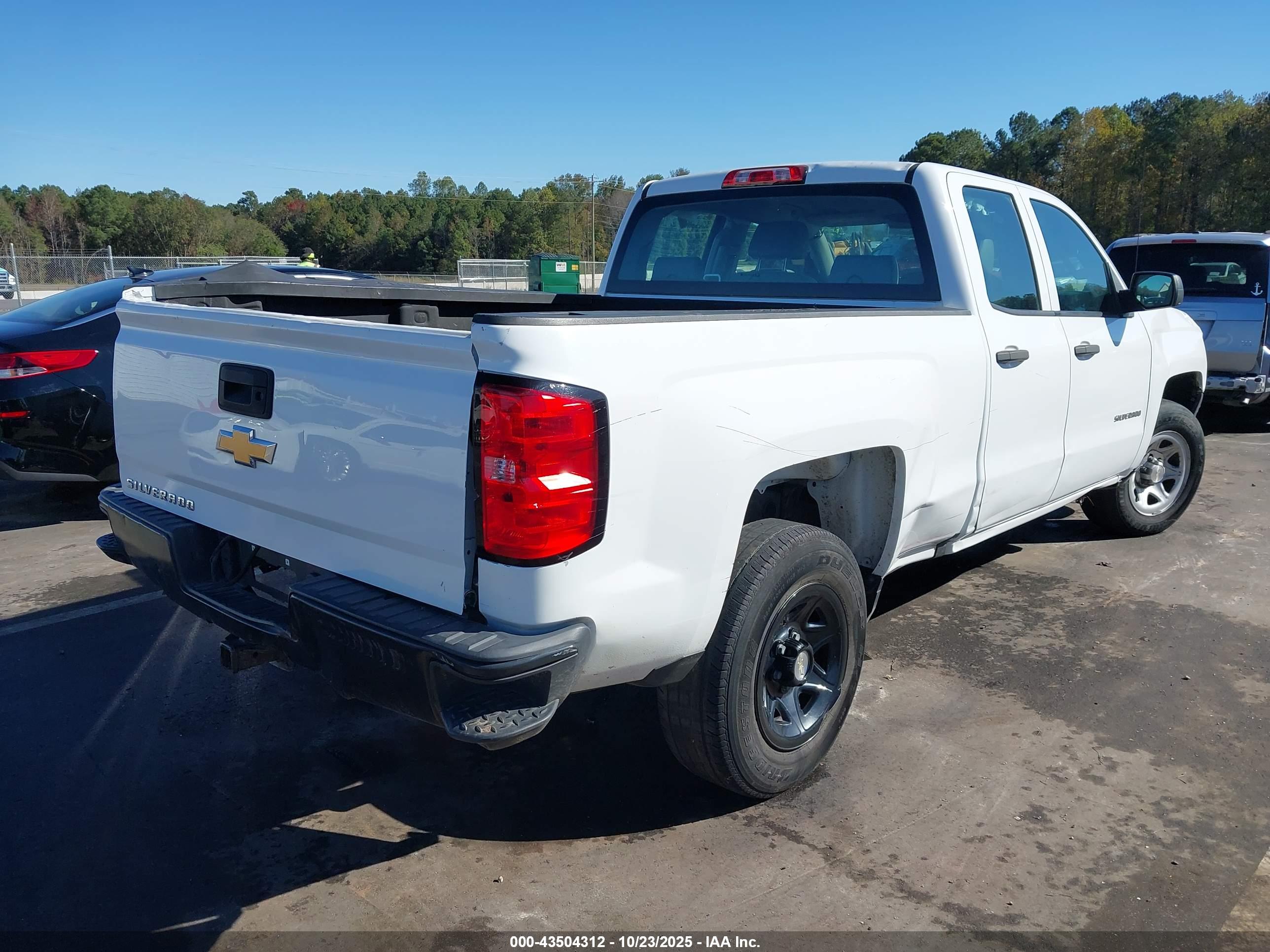 CHEVROLET SILVERADO image 4