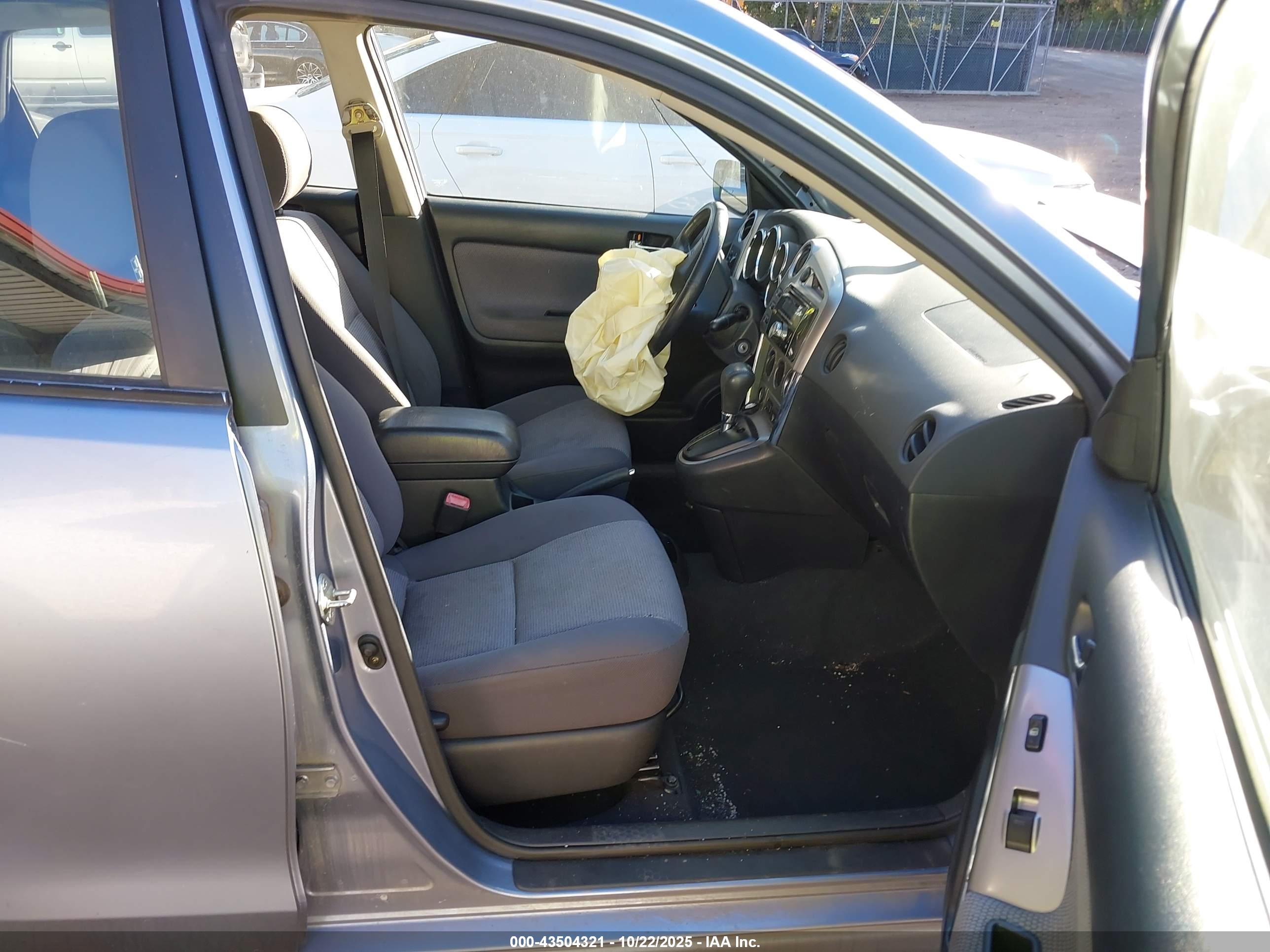 TOYOTA MATRIX image 5