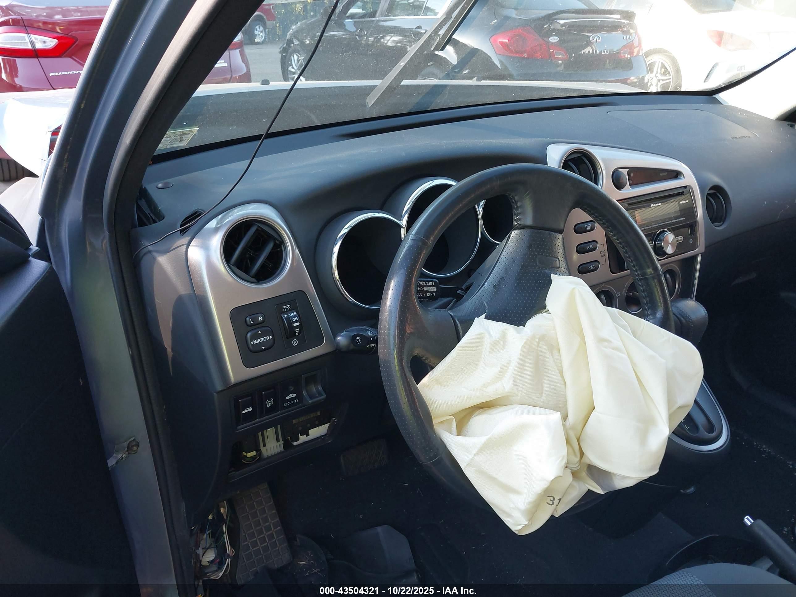 TOYOTA MATRIX image 7