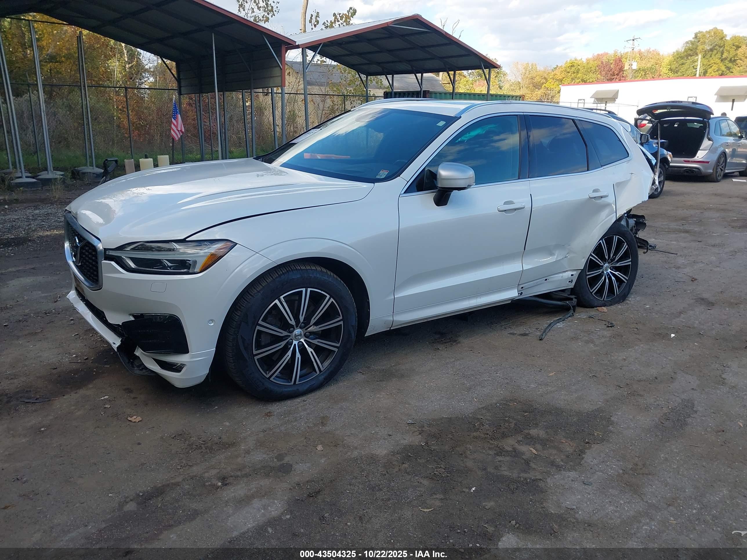 VOLVO XC60 image 2