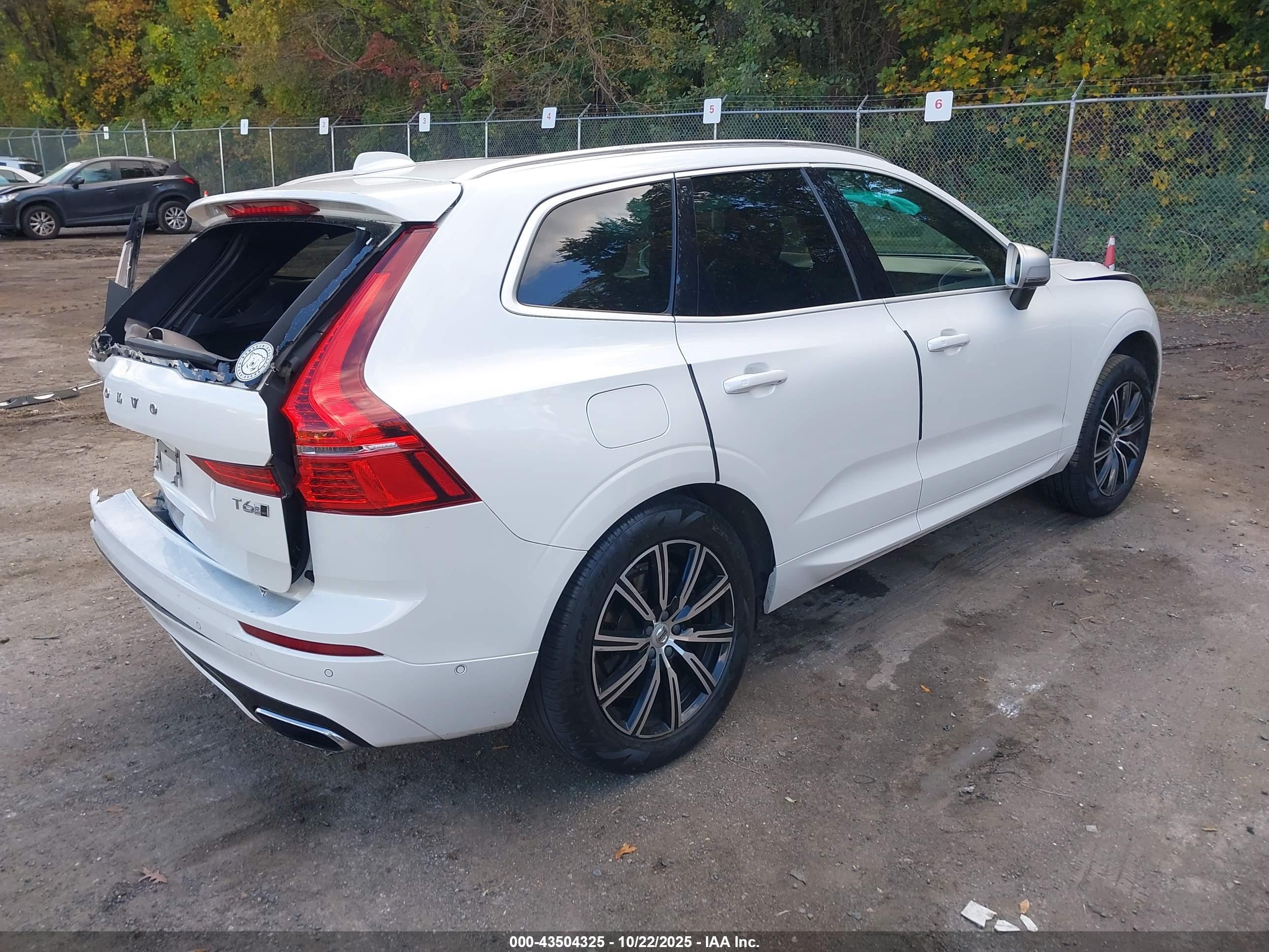 VOLVO XC60 image 4