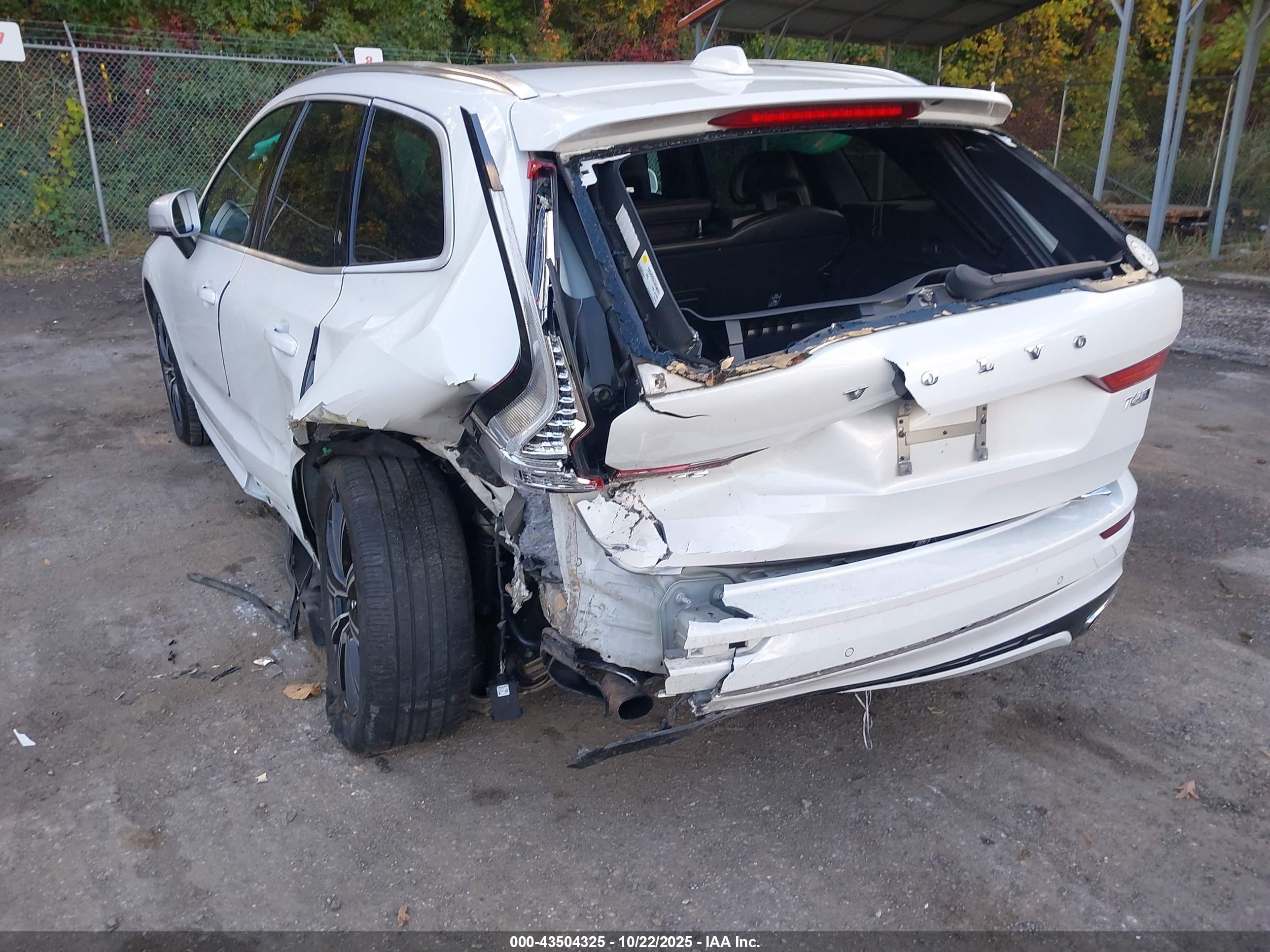 VOLVO XC60 image 6