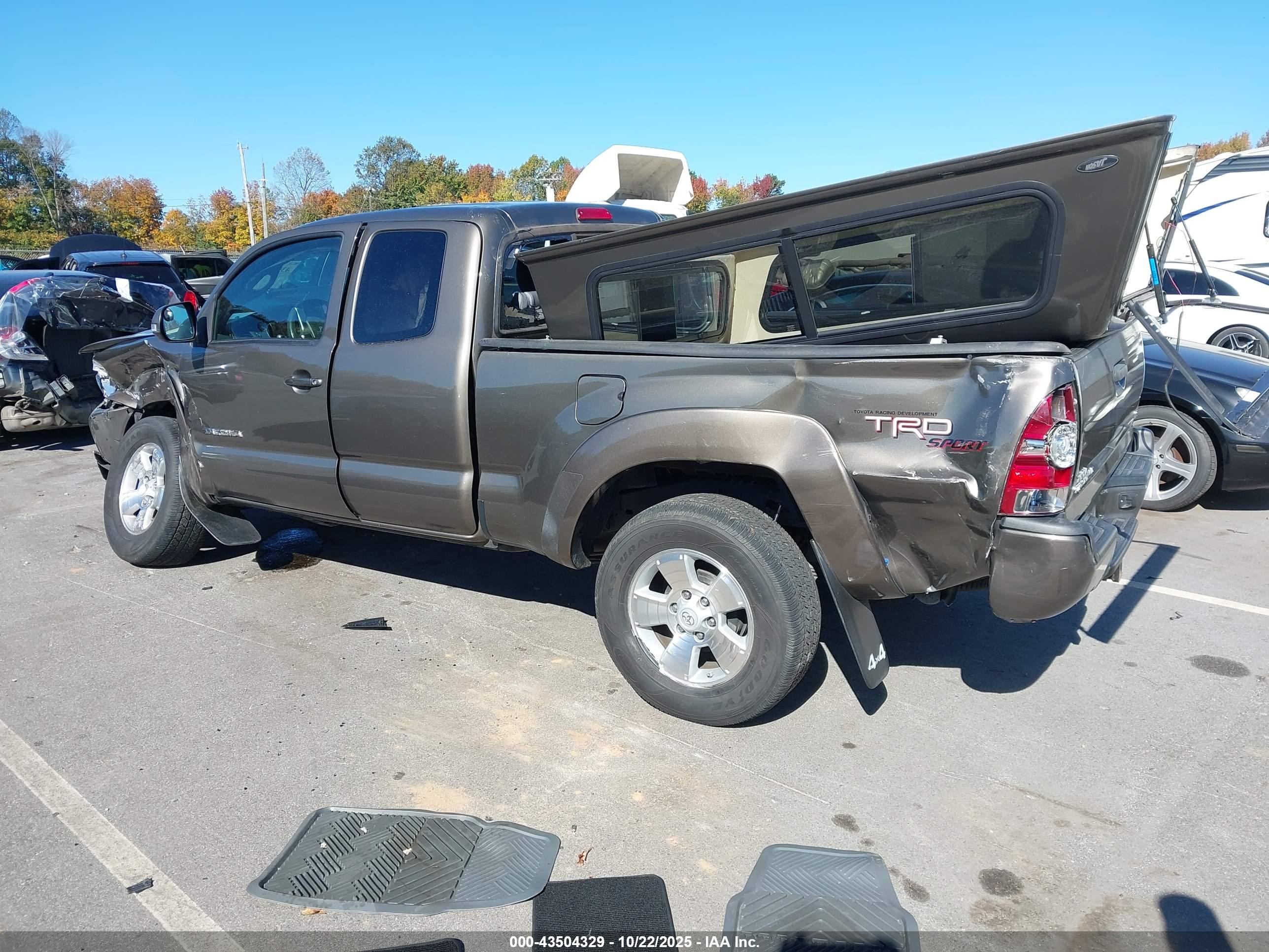 TOYOTA TACOMA image 3