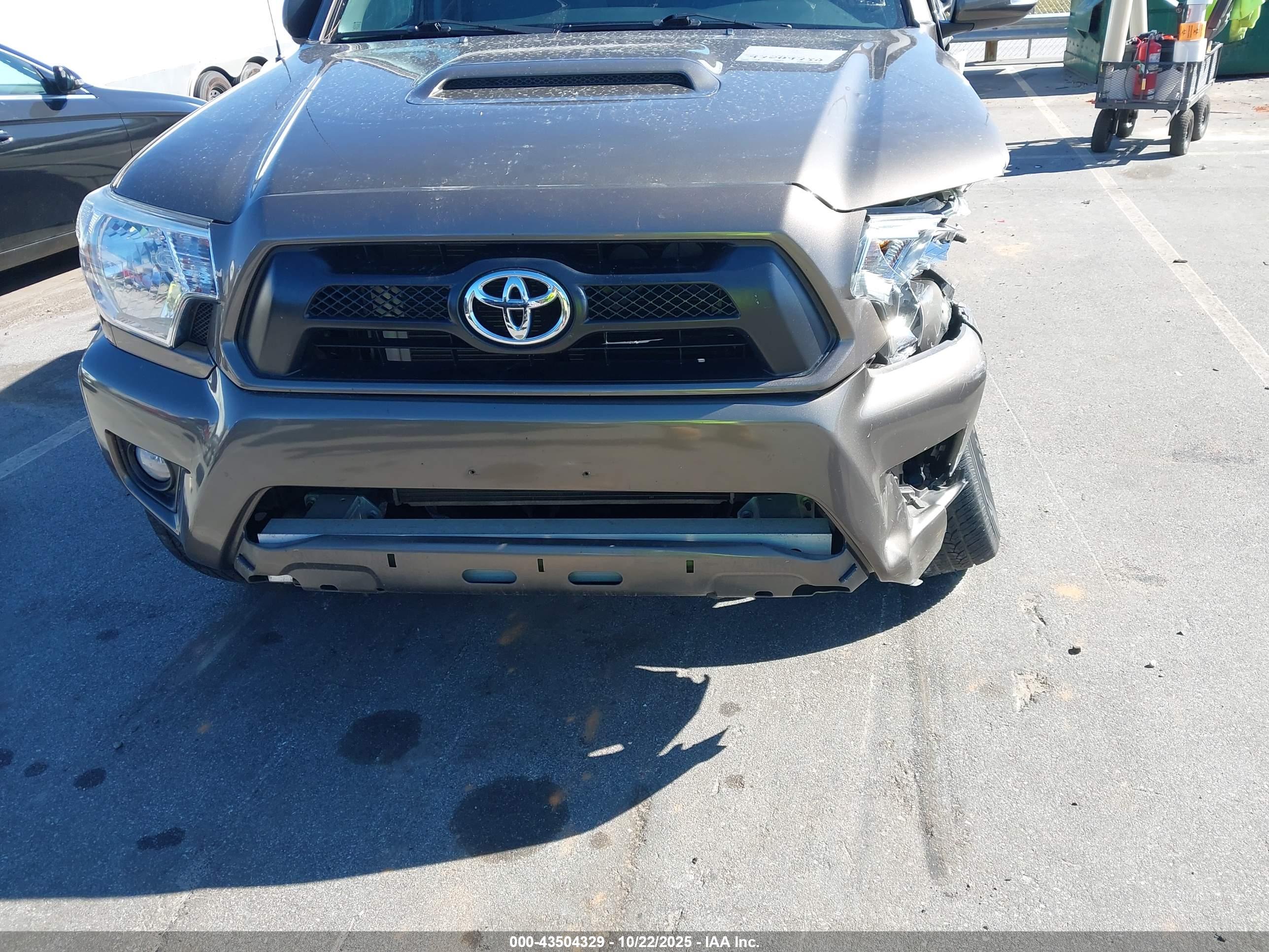 TOYOTA TACOMA image 6