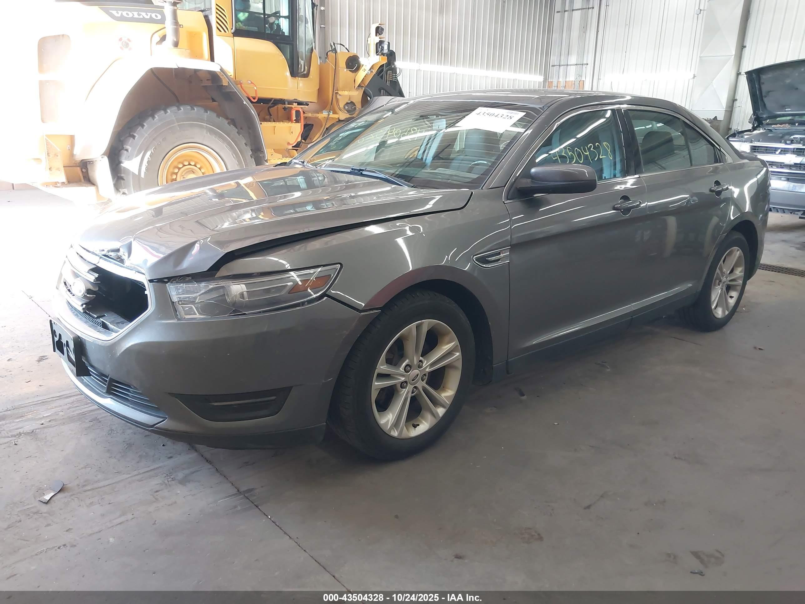 FORD TAURUS image 2
