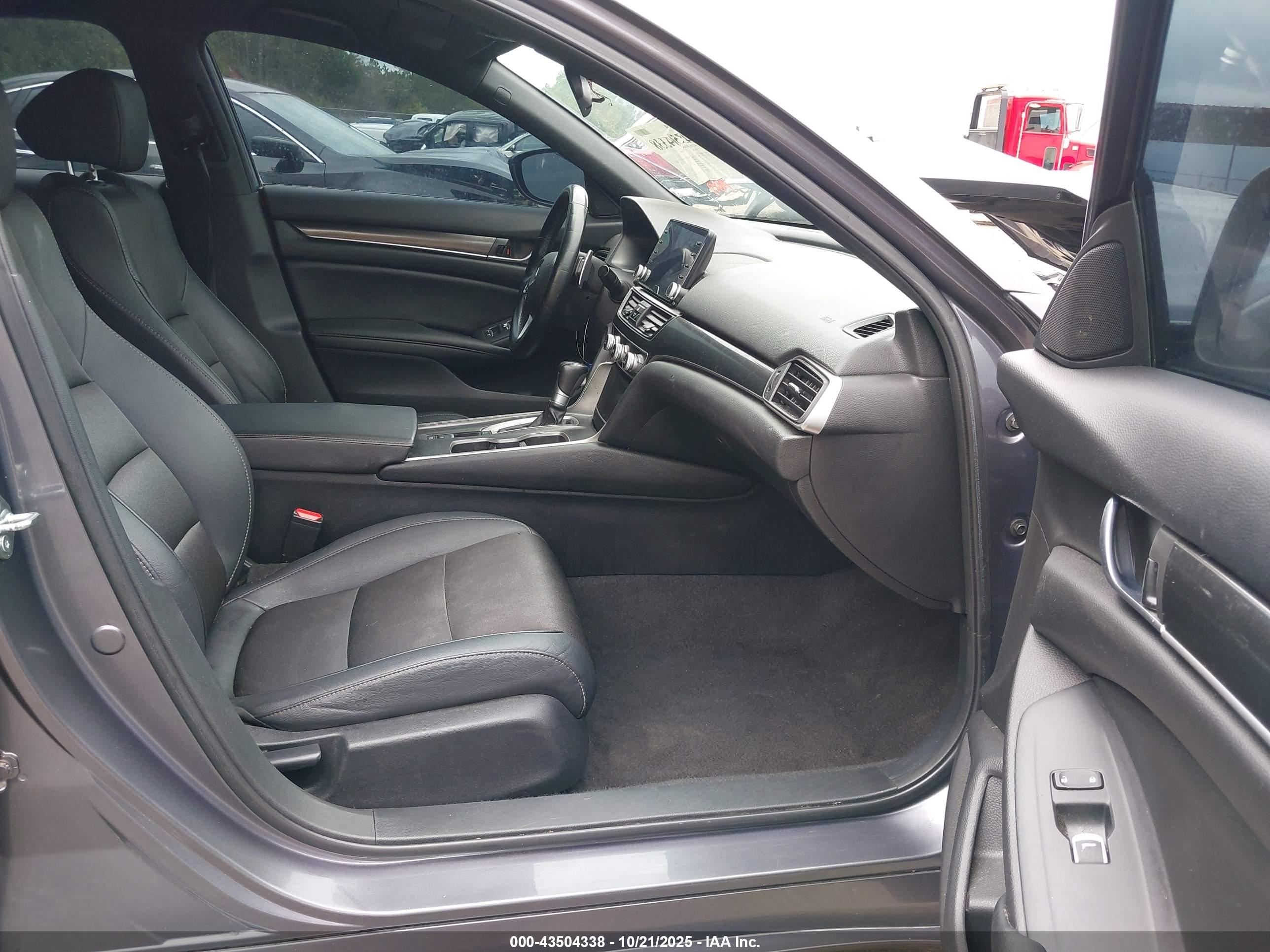 HONDA ACCORD image 5