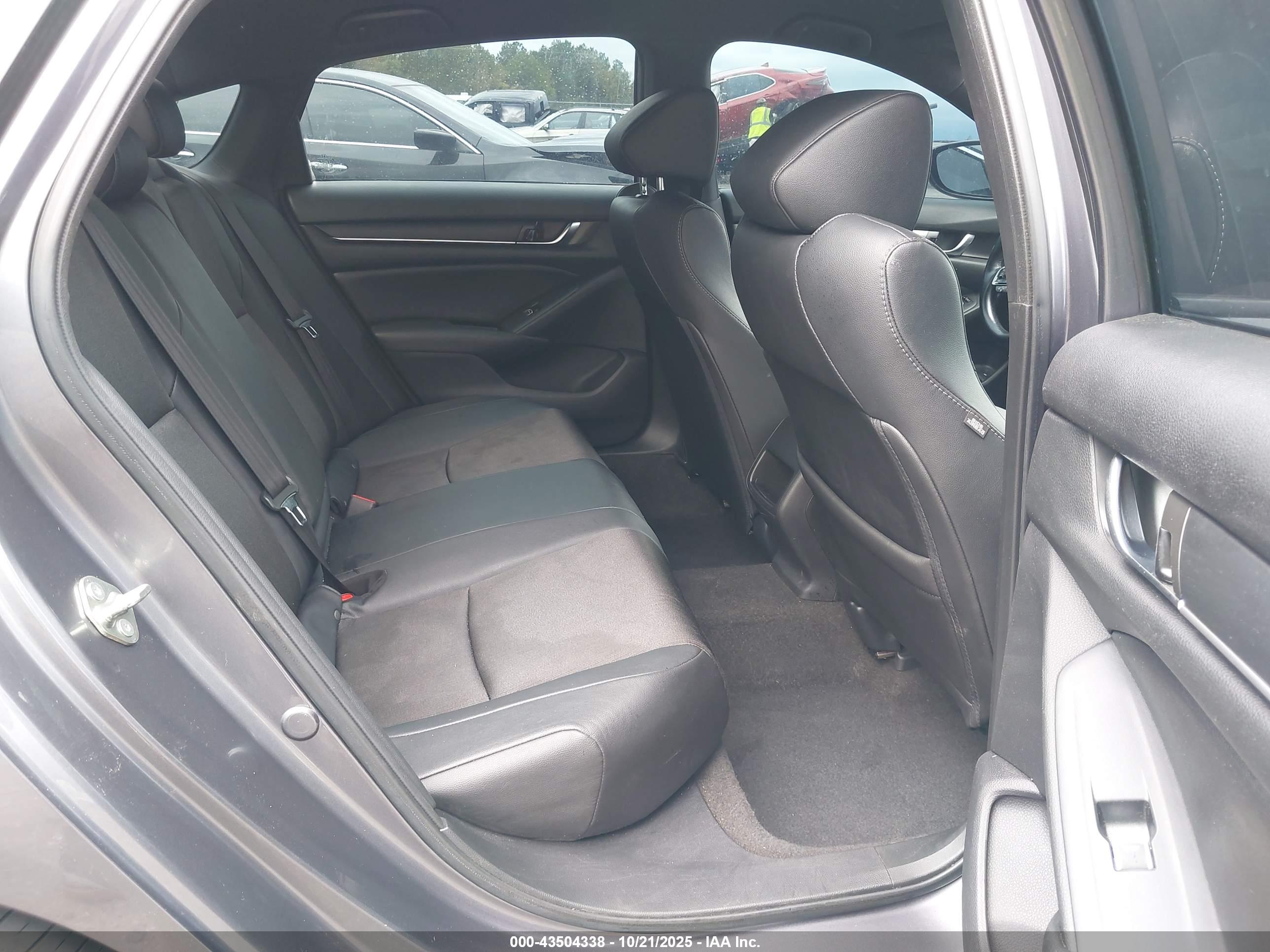 HONDA ACCORD image 8