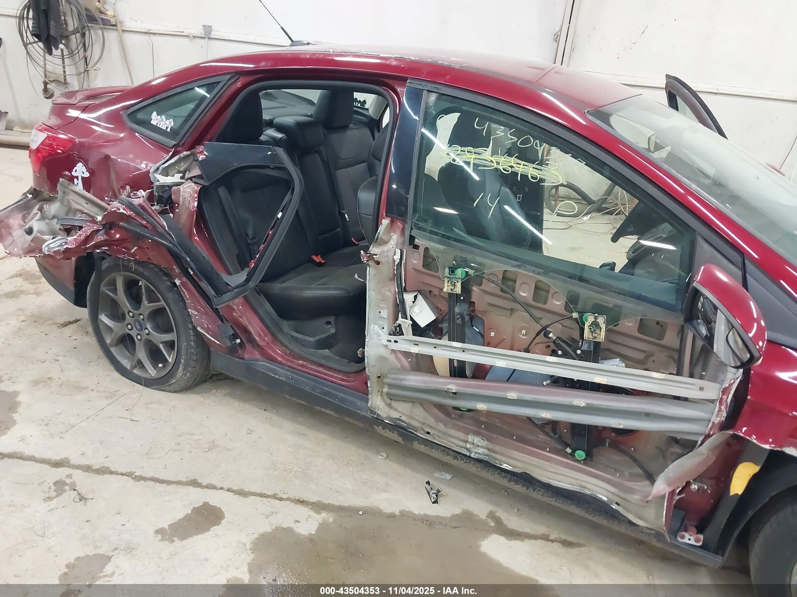 FORD FOCUS image 6