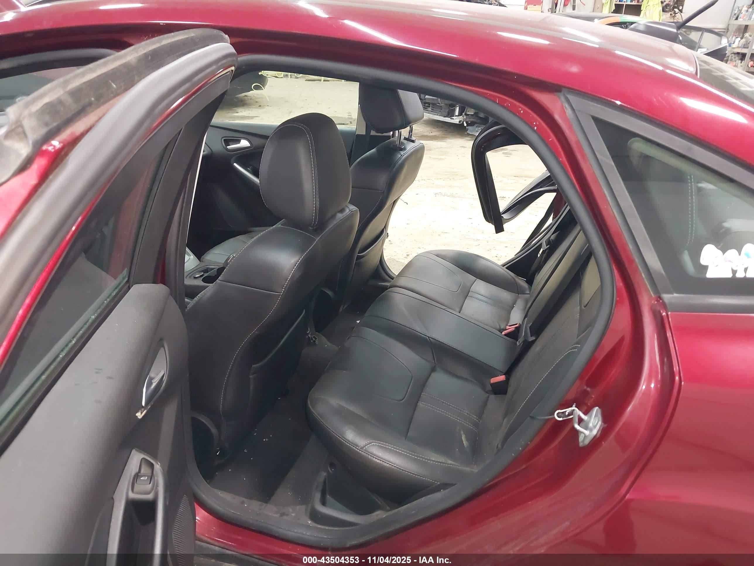 FORD FOCUS image 8