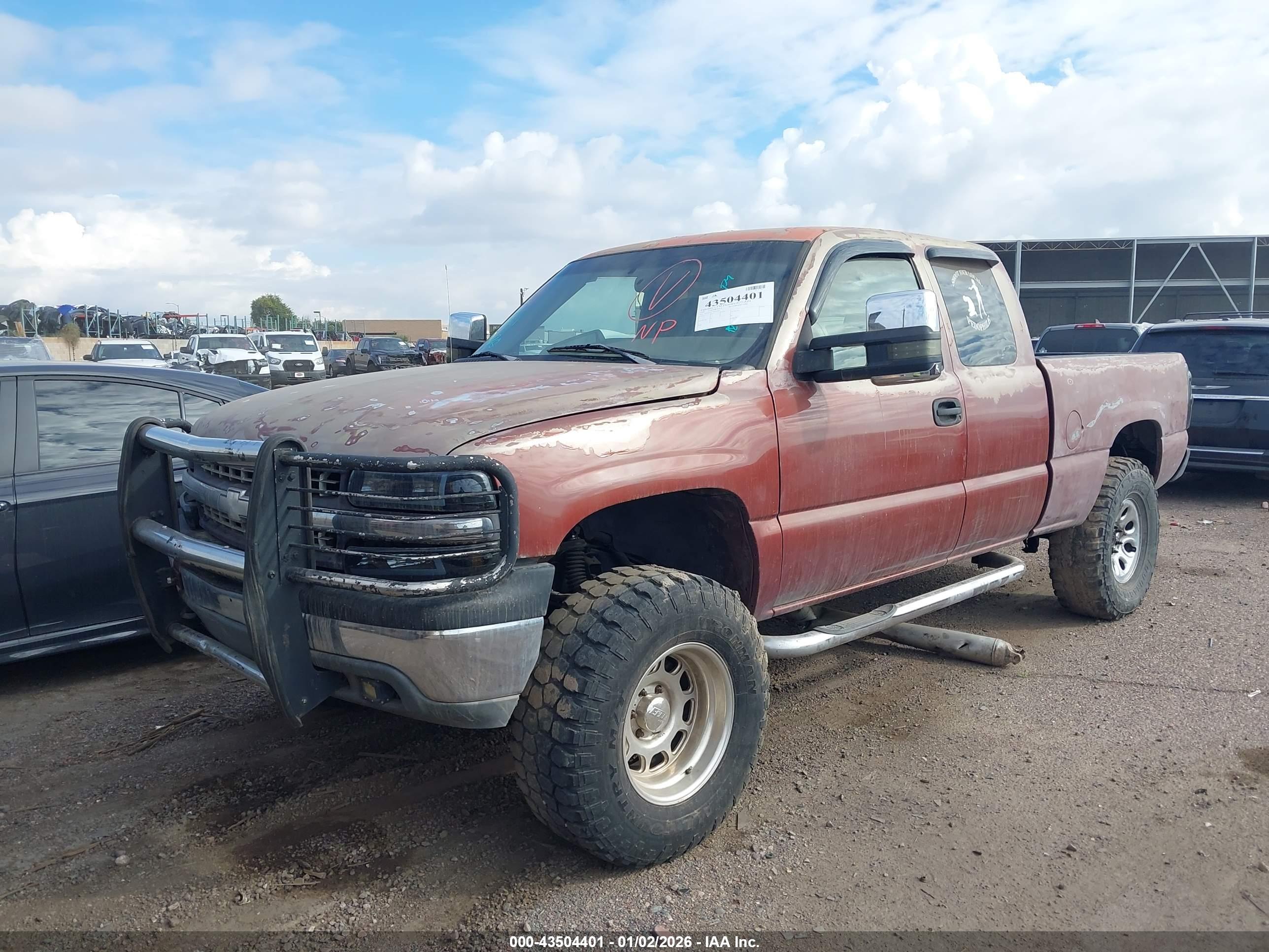 CHEVROLET SILVERADO image 2