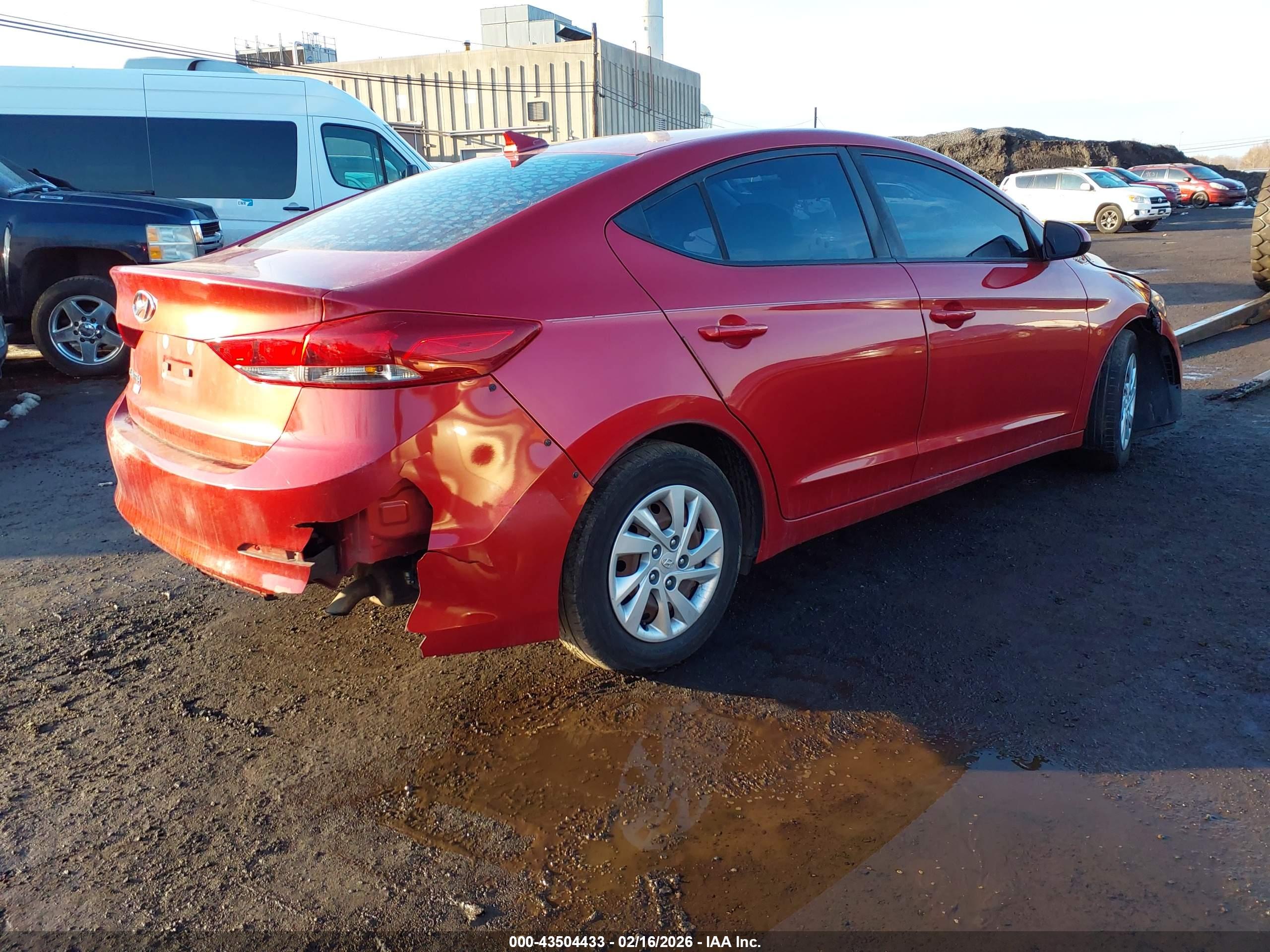 HYUNDAI ELANTRA image 4