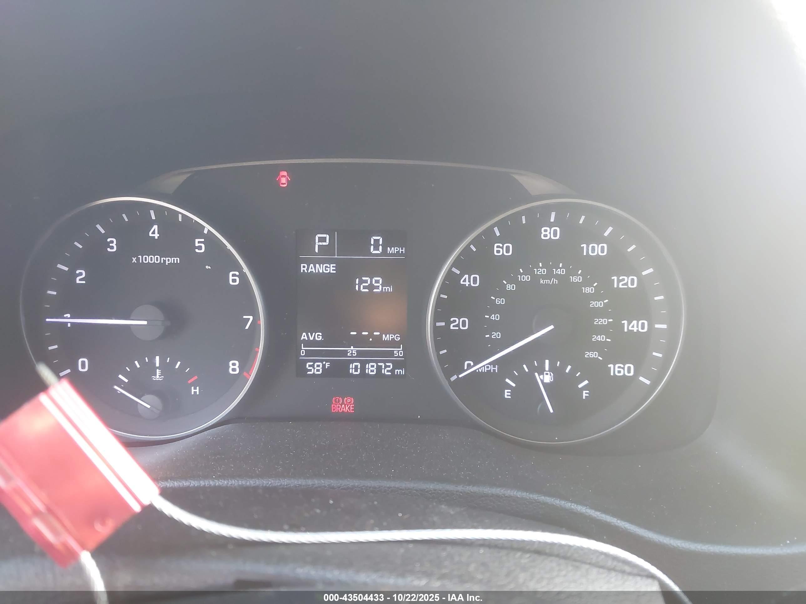HYUNDAI ELANTRA image 7