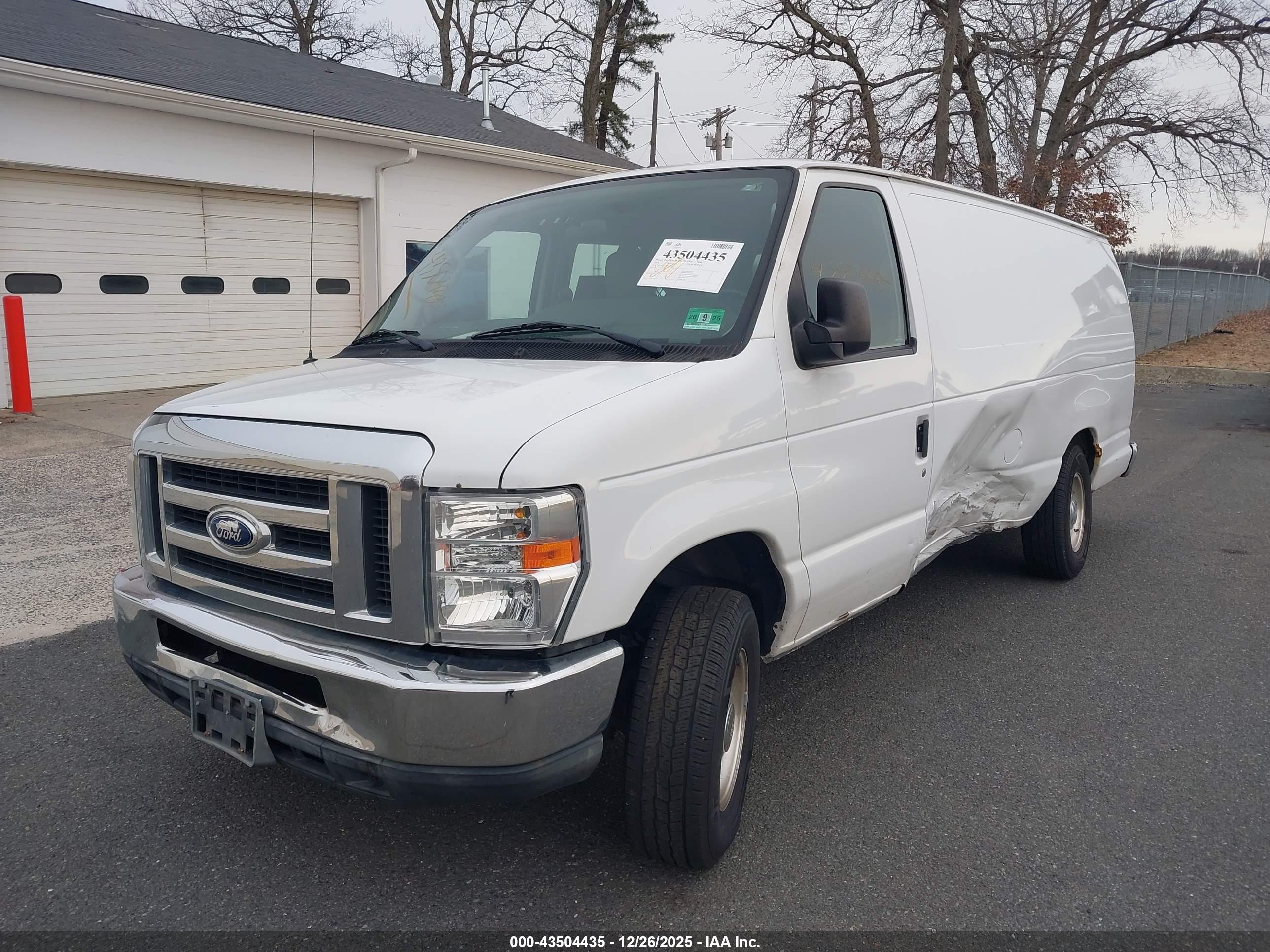 FORD E-350 image 2