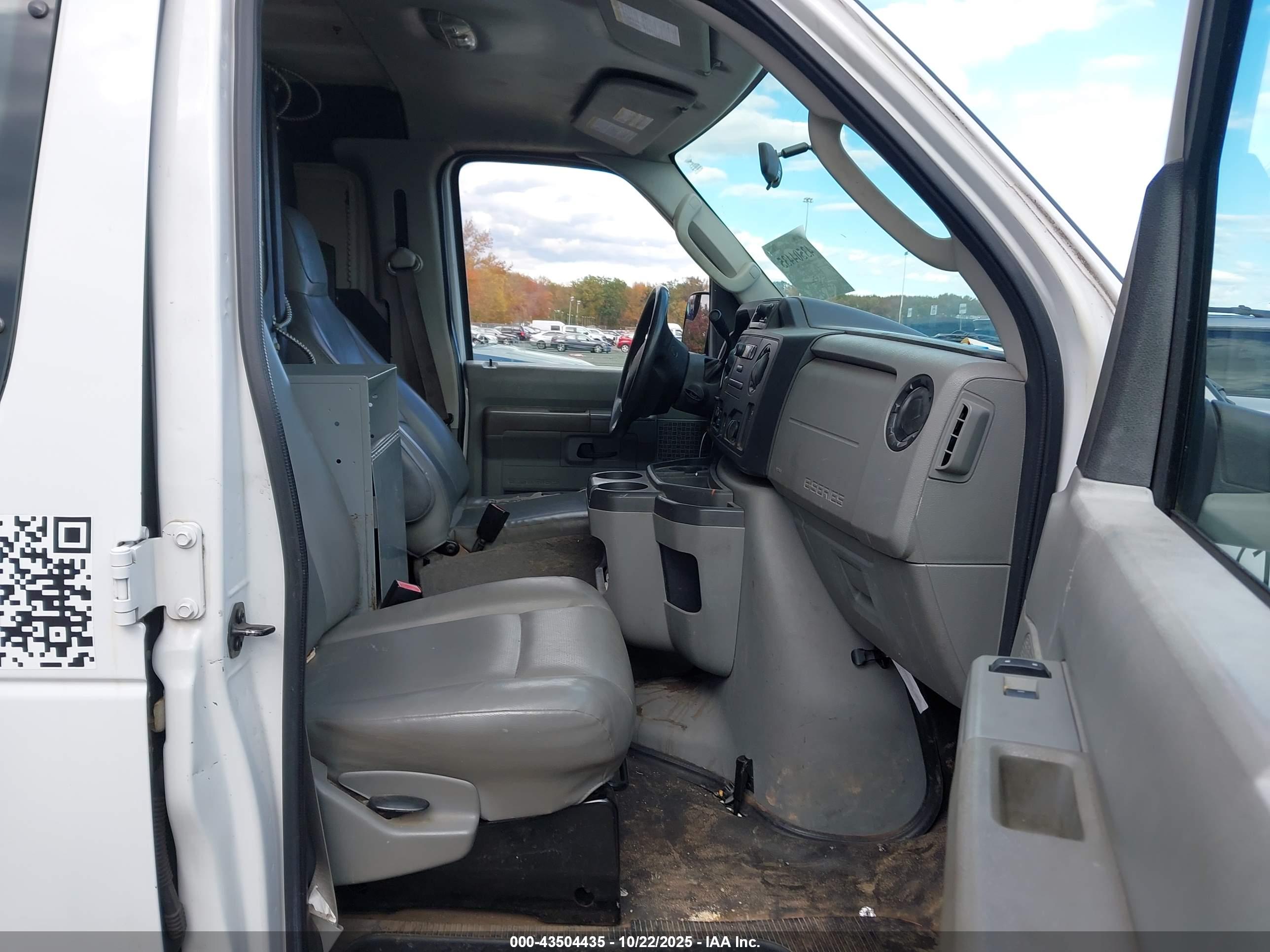 FORD E-350 image 5