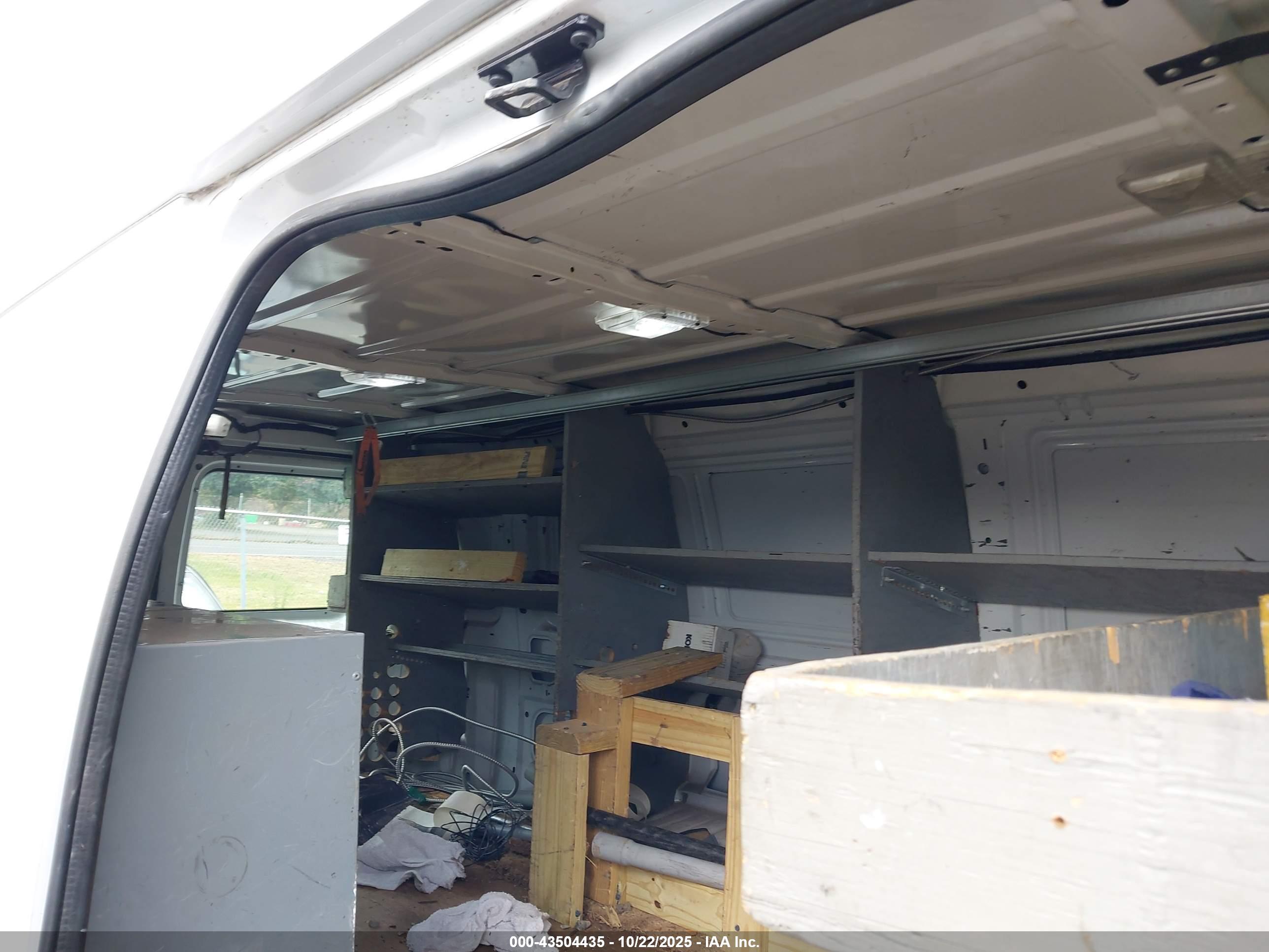 FORD E-350 image 8