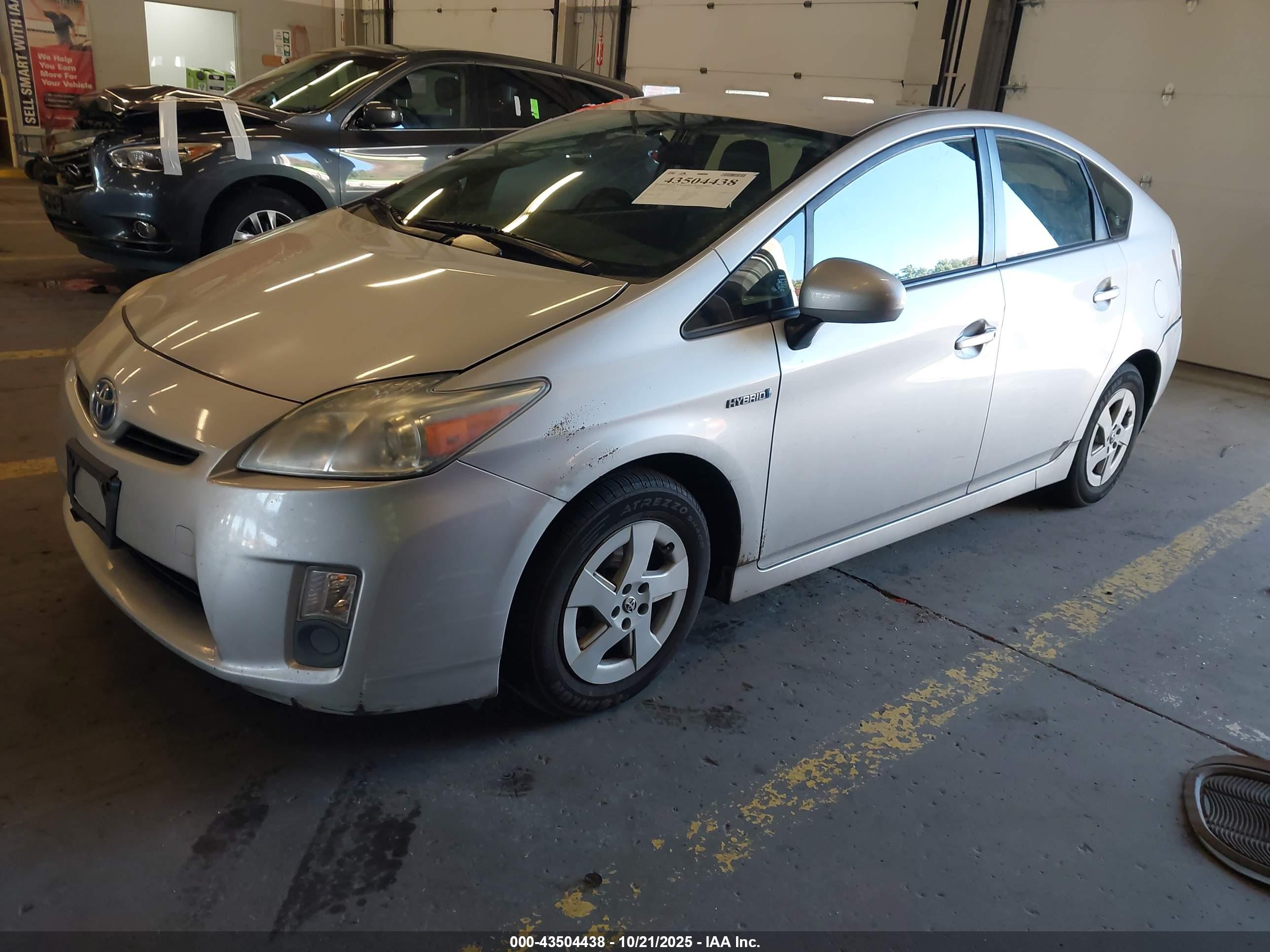 TOYOTA PRIUS image 2
