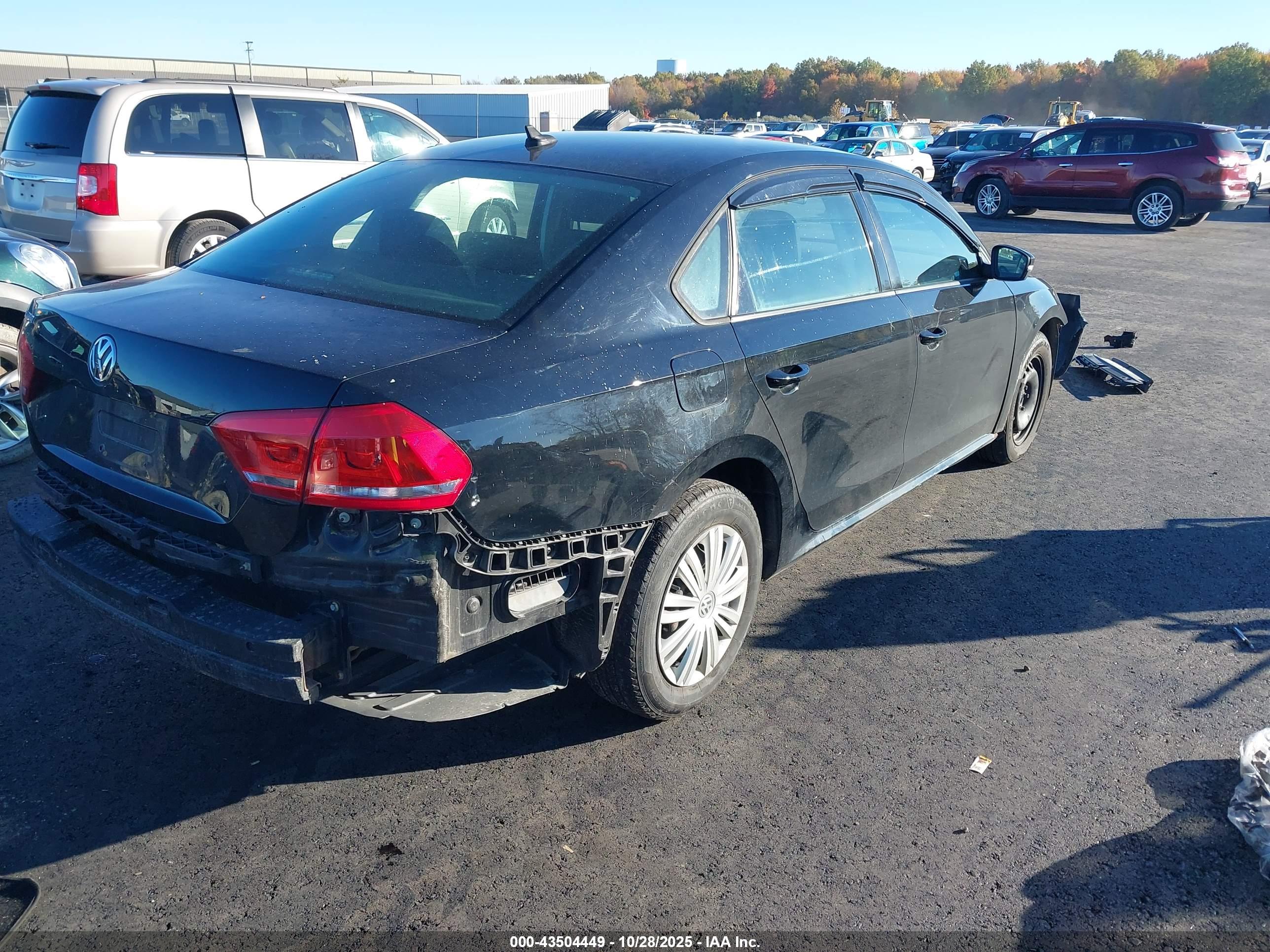 VOLKSWAGEN PASSAT image 4