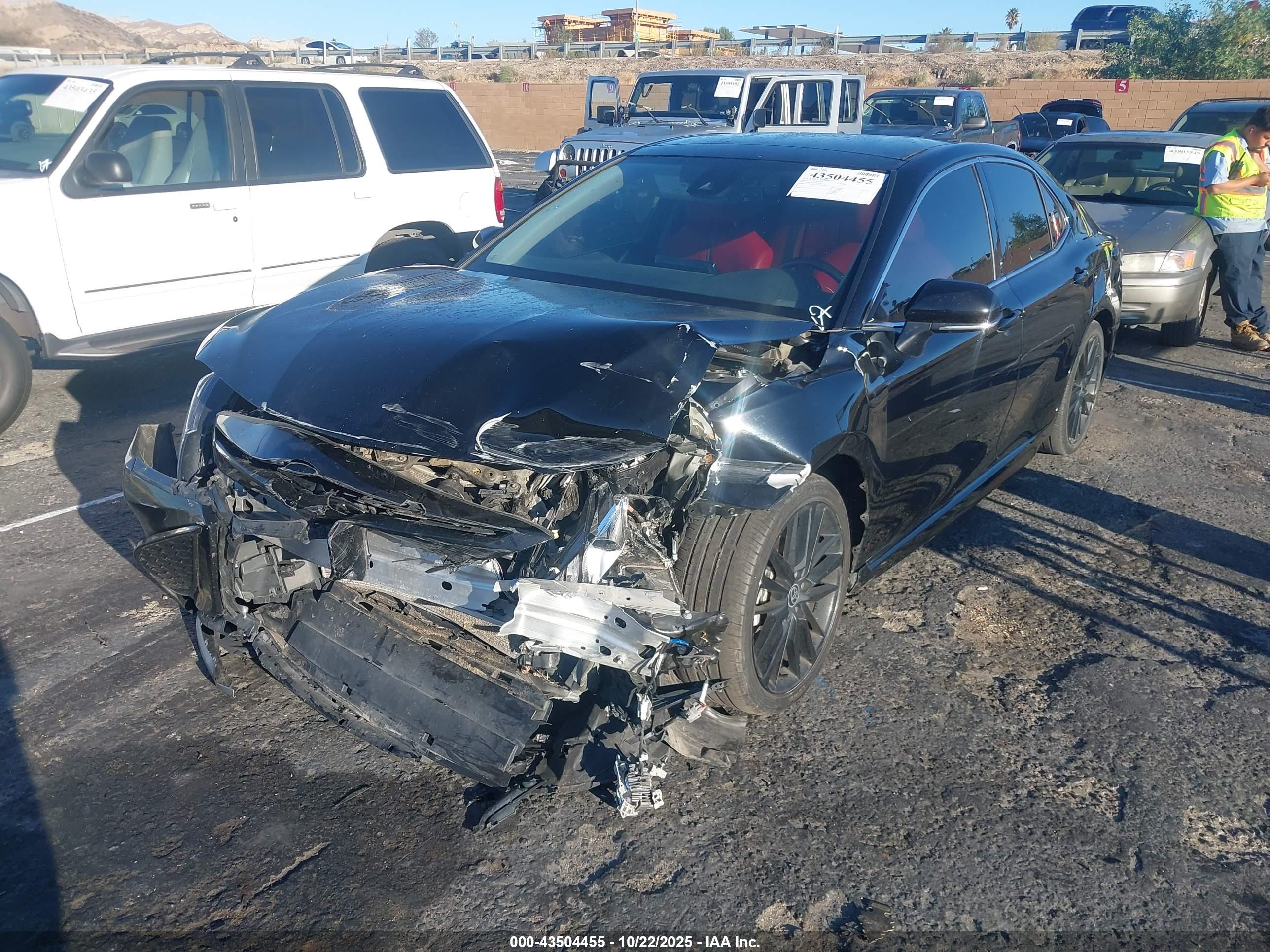 TOYOTA CAMRY image 2