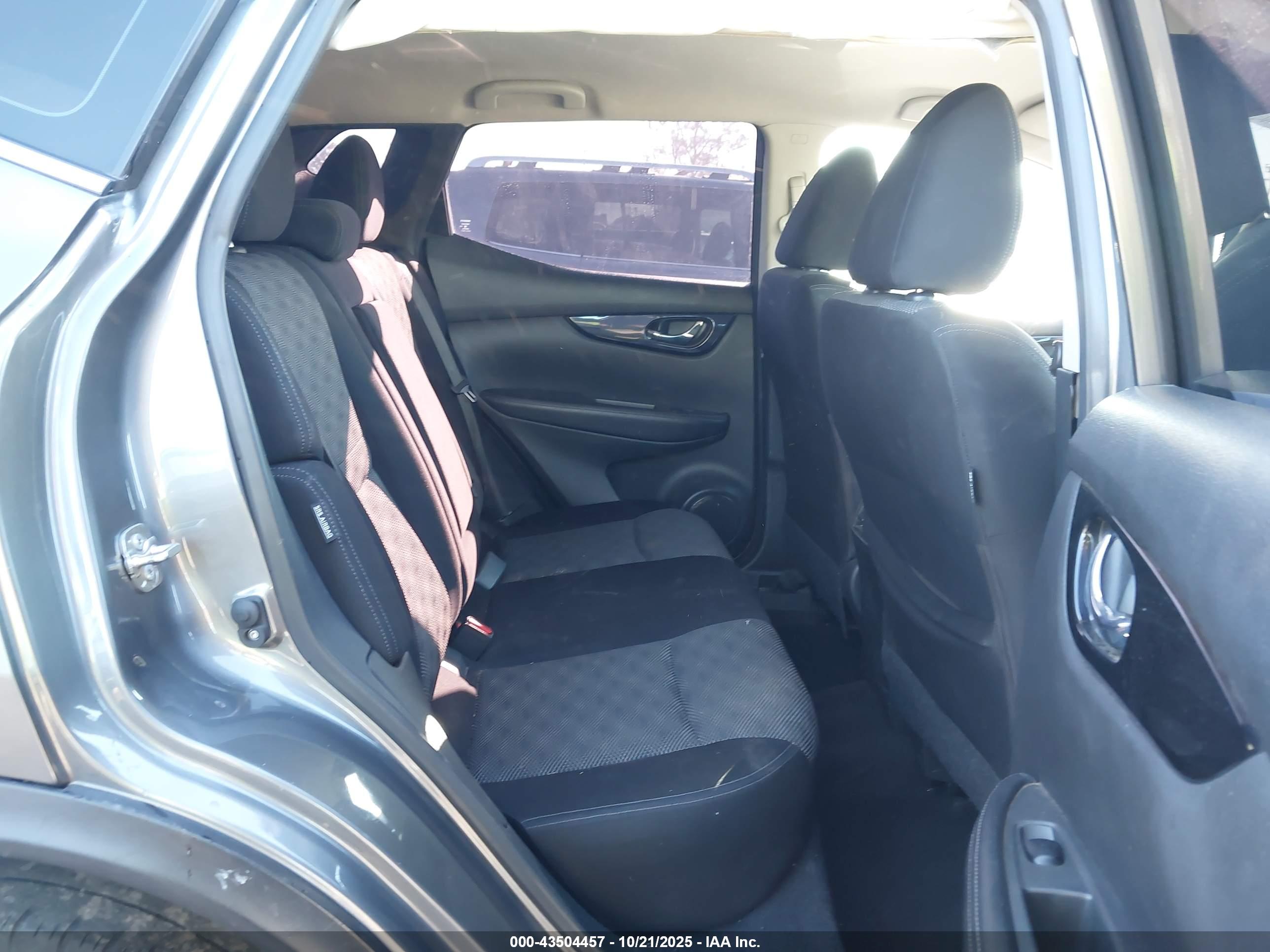 NISSAN ROGUE image 8