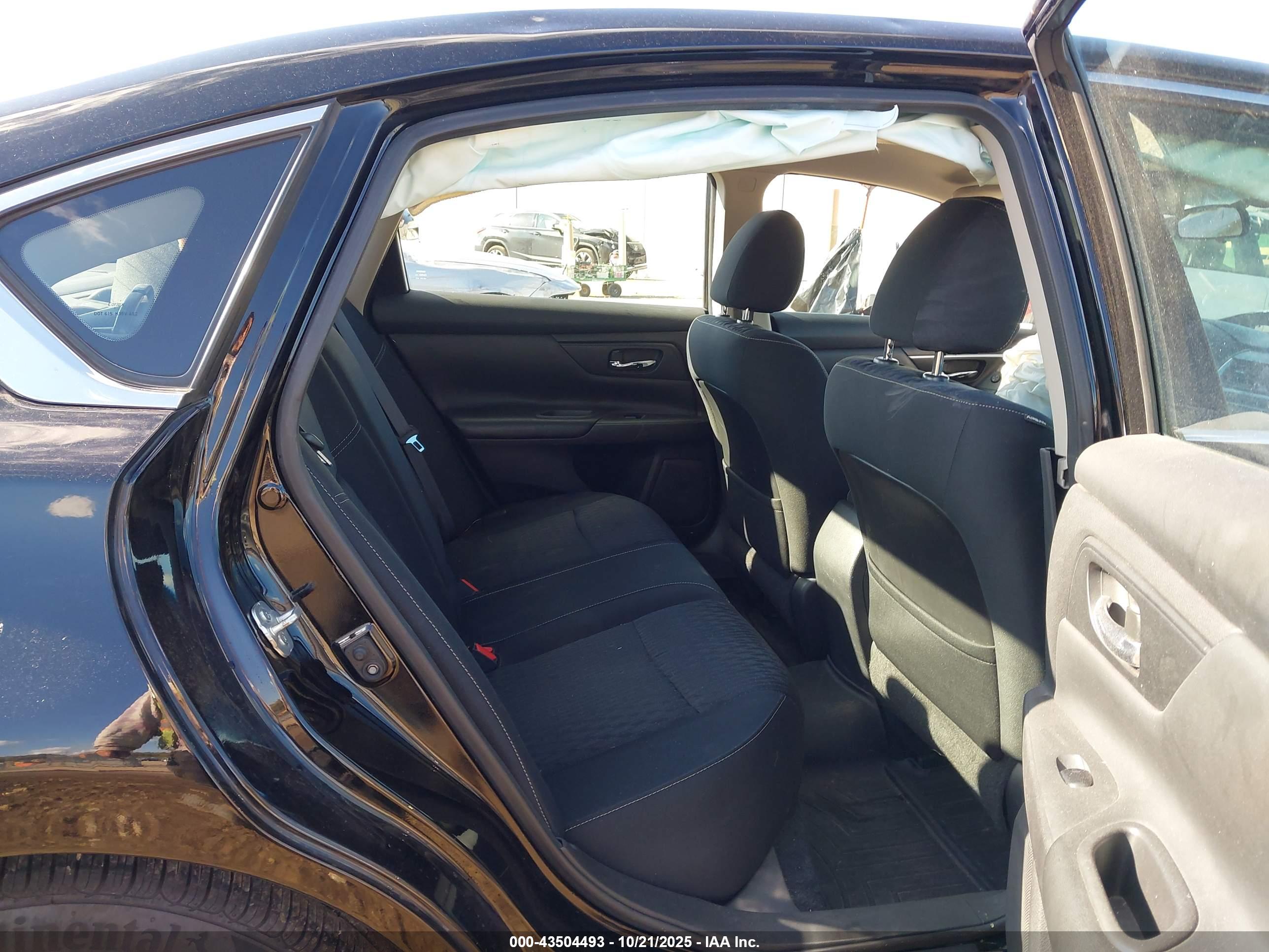 NISSAN ALTIMA image 8