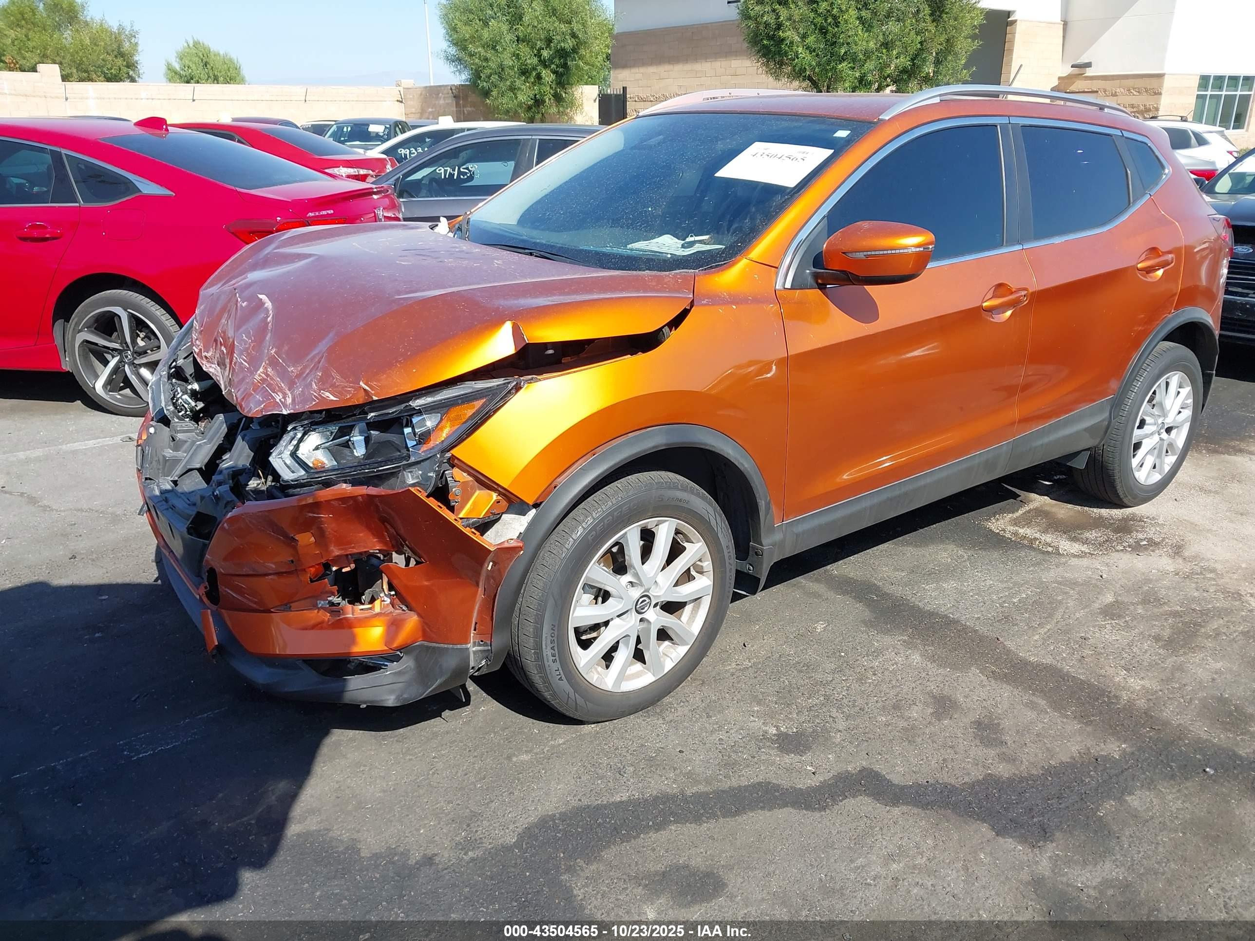 NISSAN ROGUE image 2