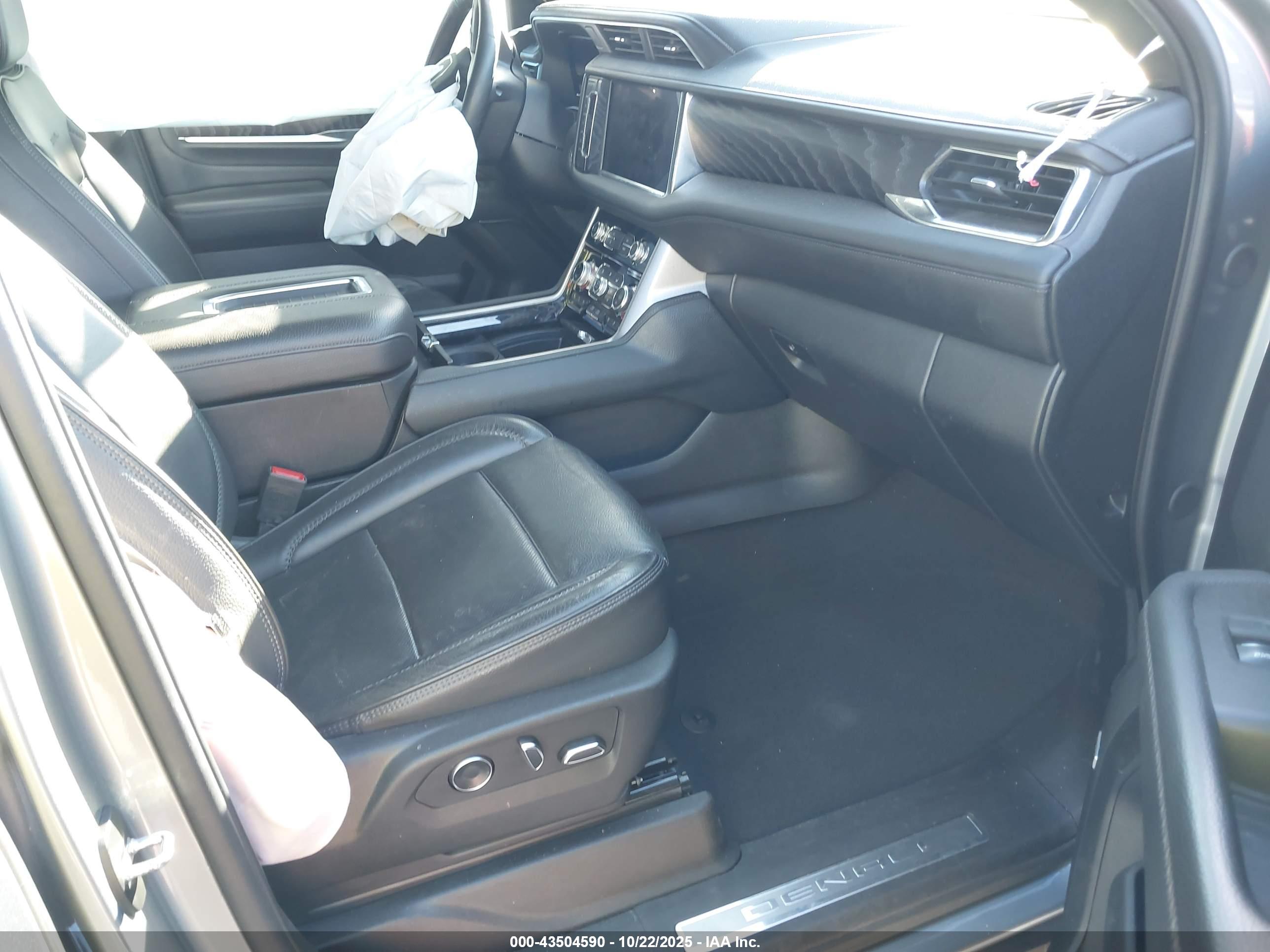 GMC YUKON image 5