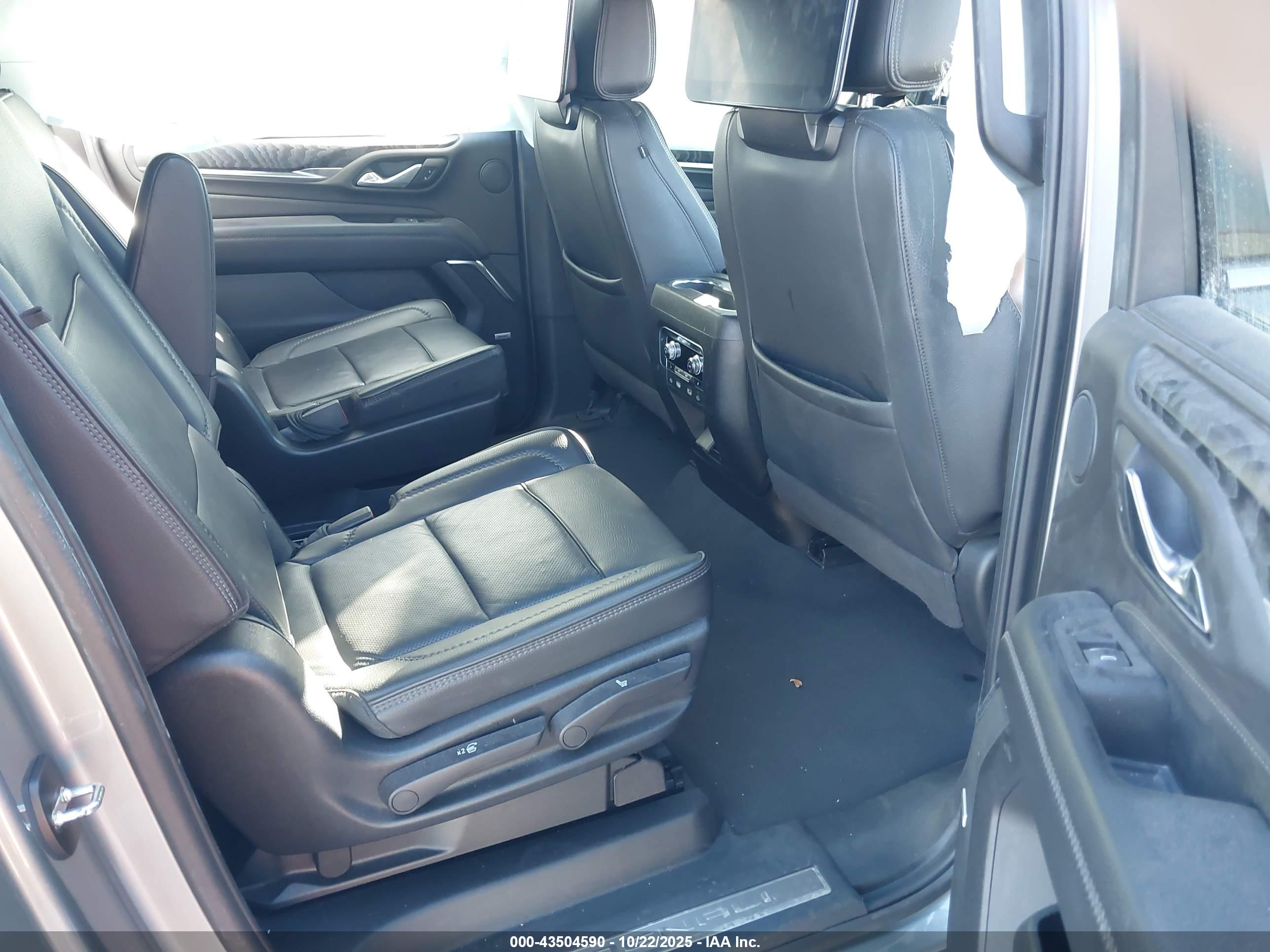 GMC YUKON image 8