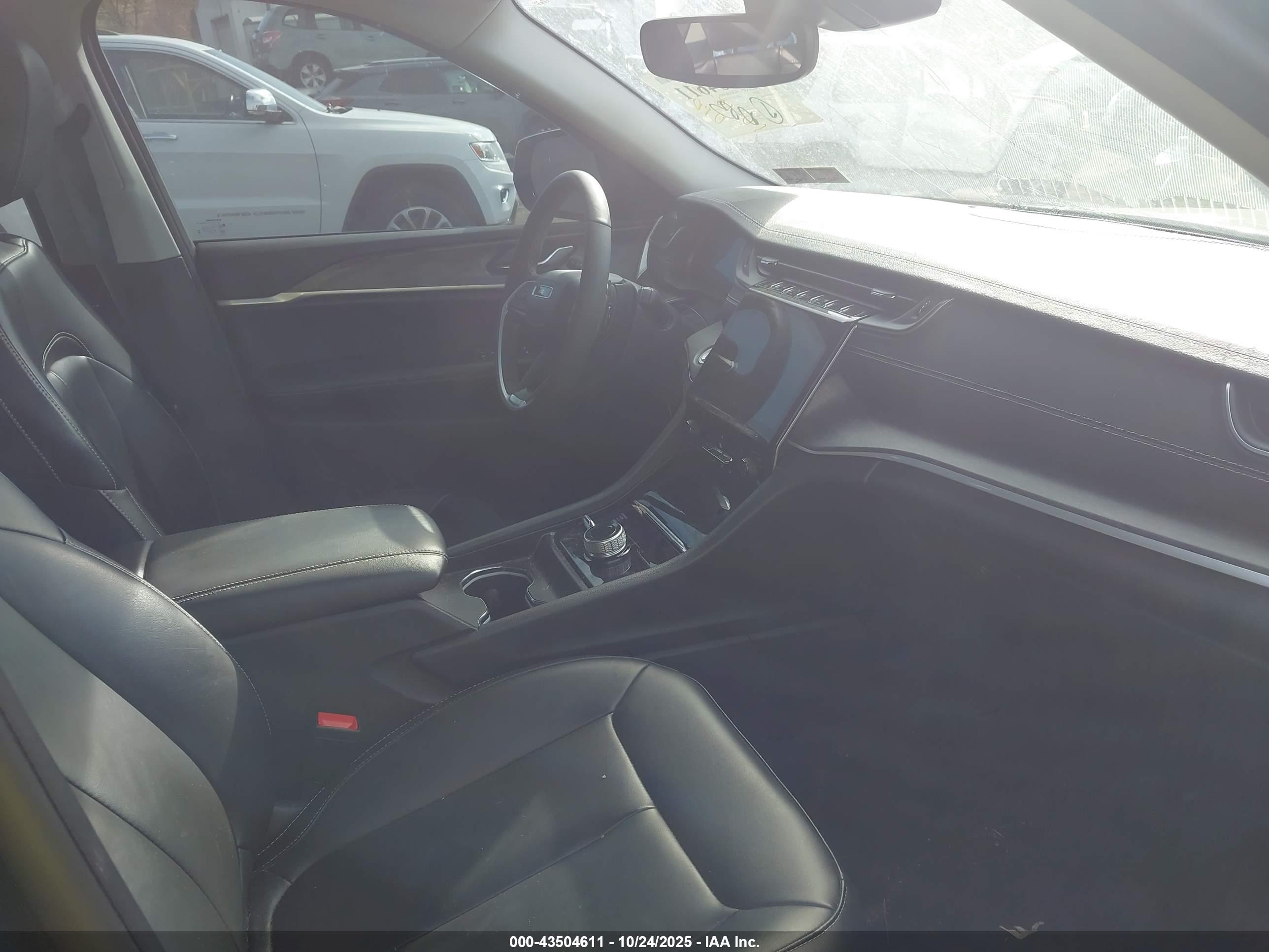 JEEP GRAND image 5