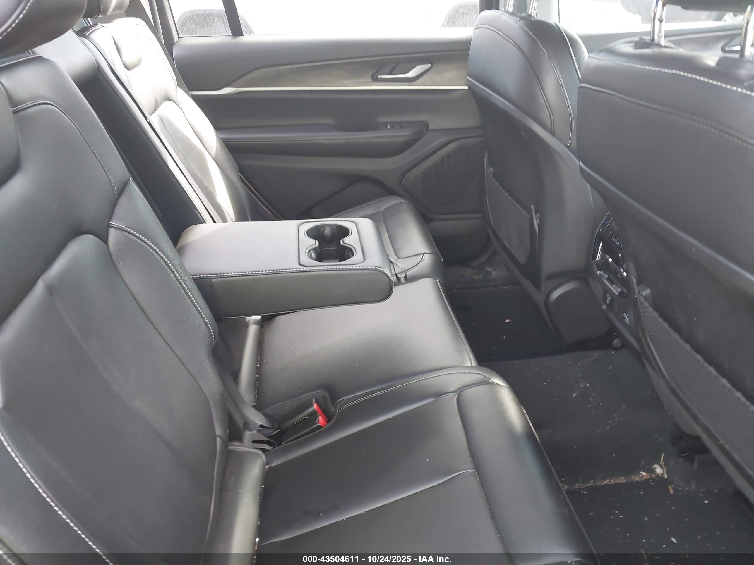 JEEP GRAND image 8