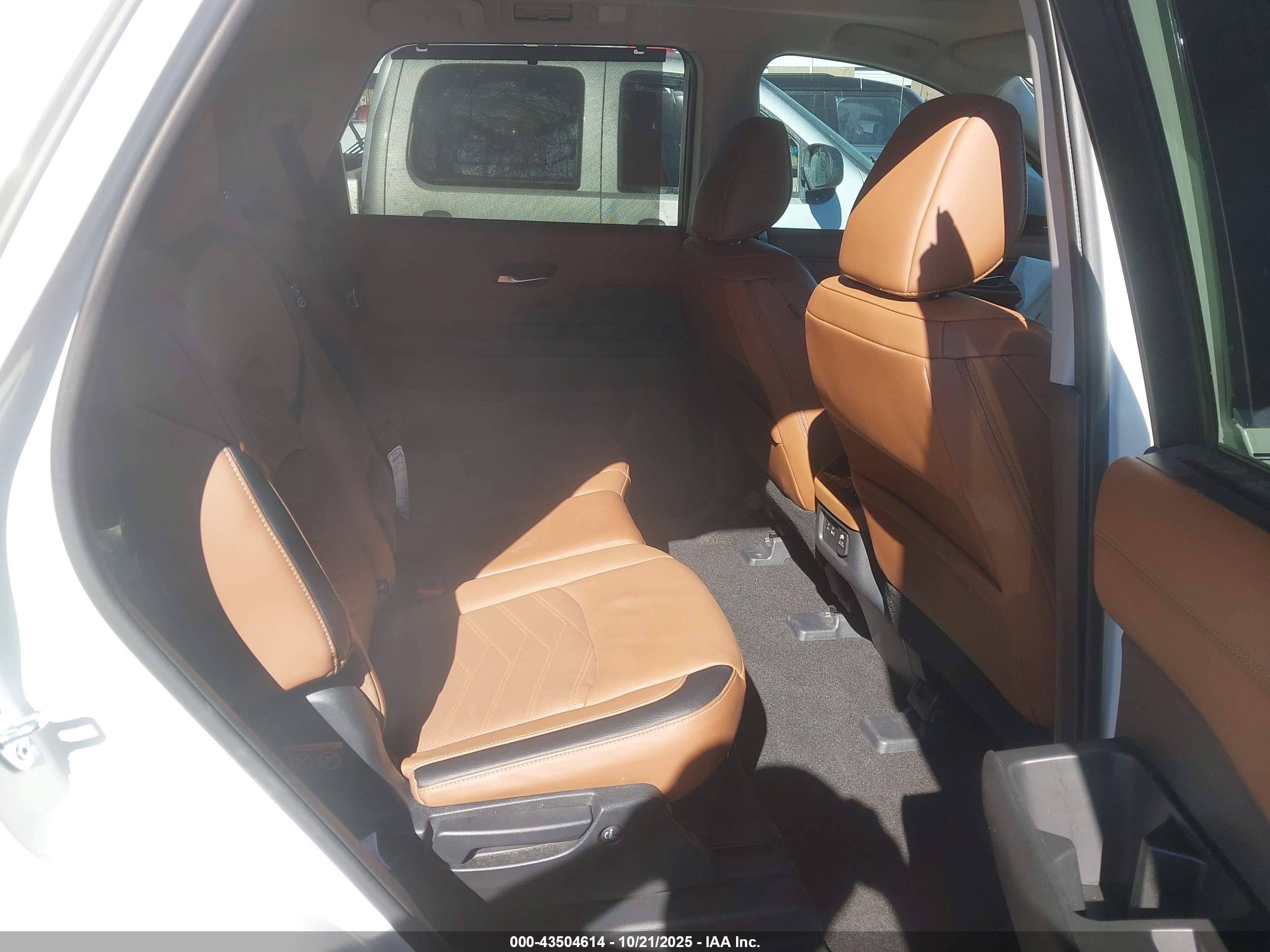 NISSAN PATHFINDER image 8