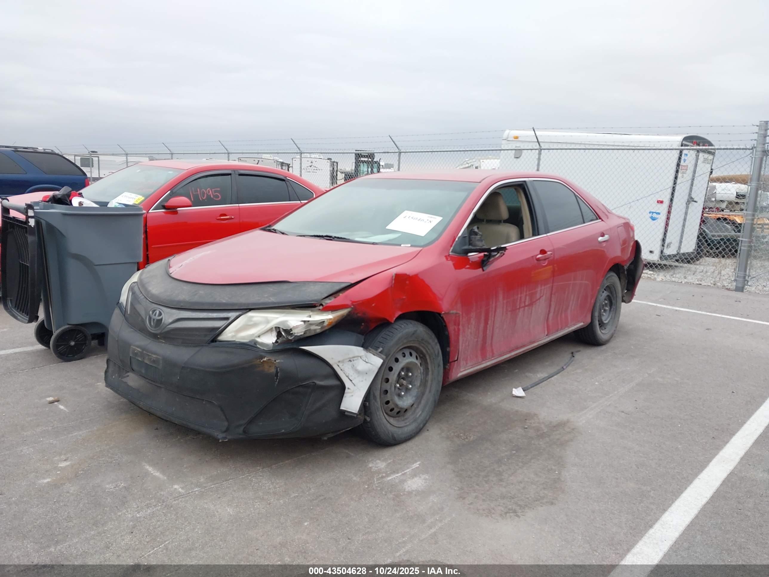 TOYOTA CAMRY image 2