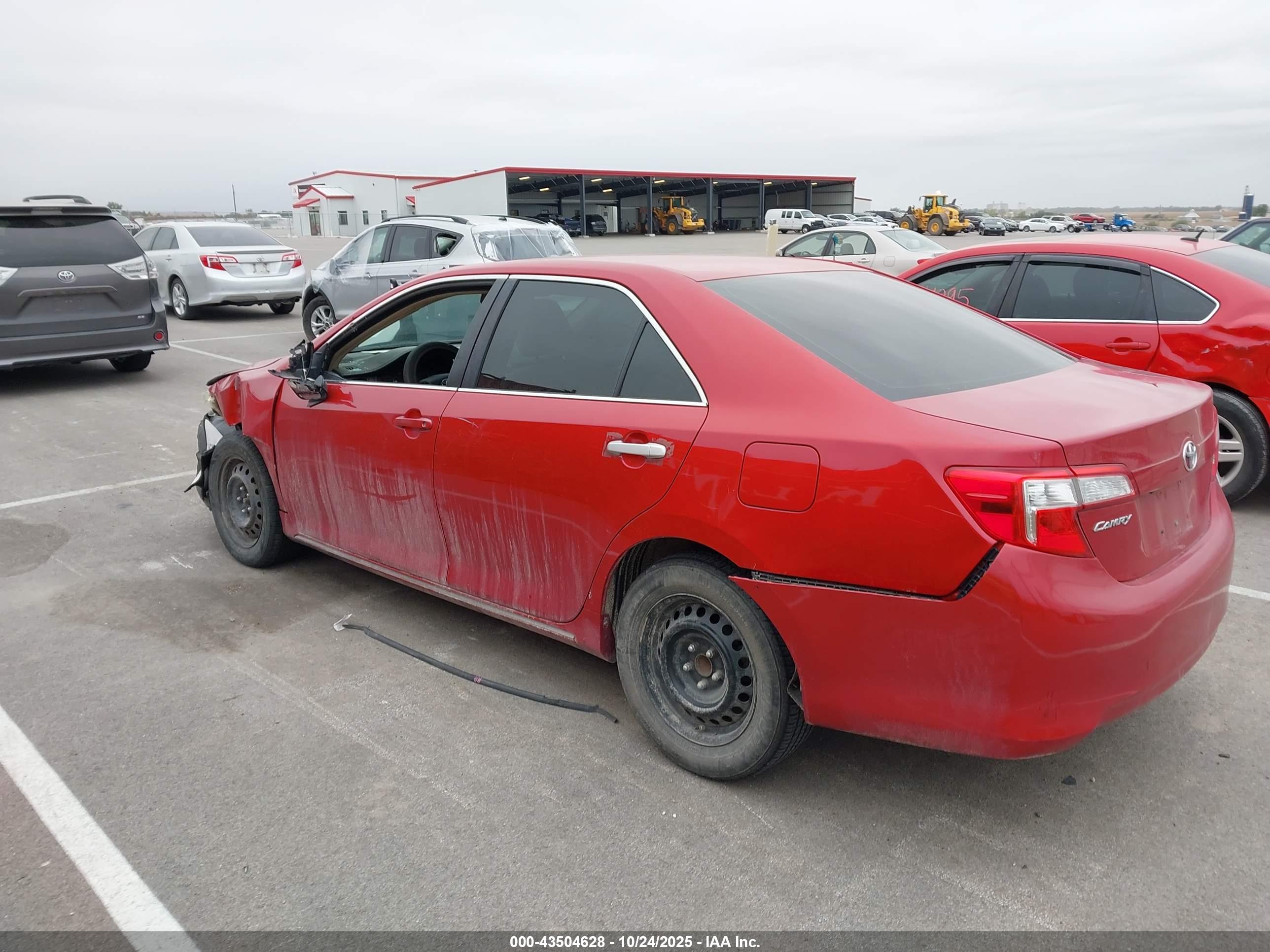 TOYOTA CAMRY image 3