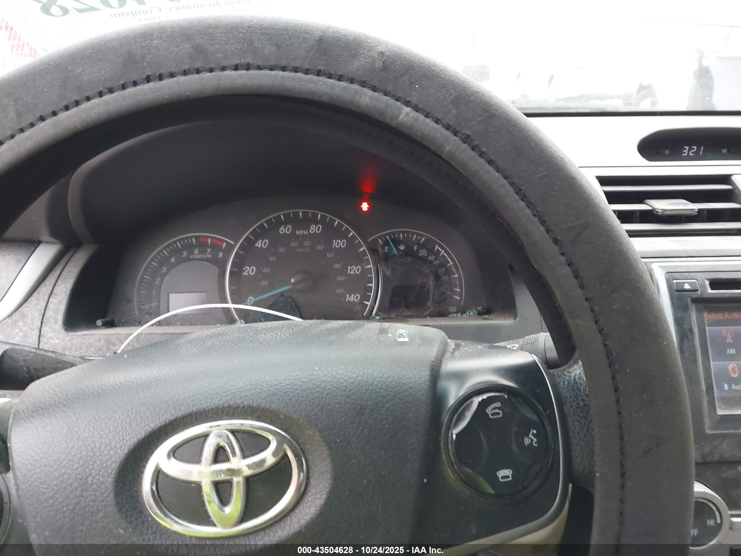 TOYOTA CAMRY image 7