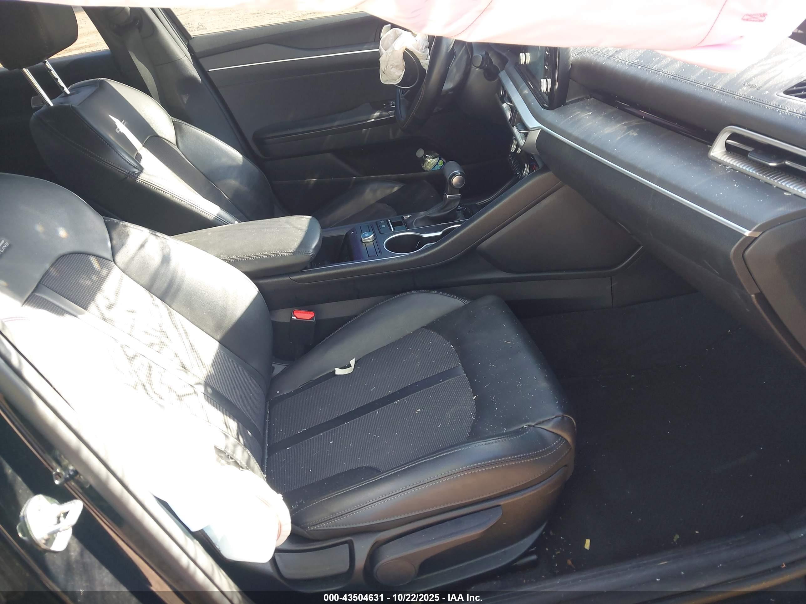 KIA K5 image 5