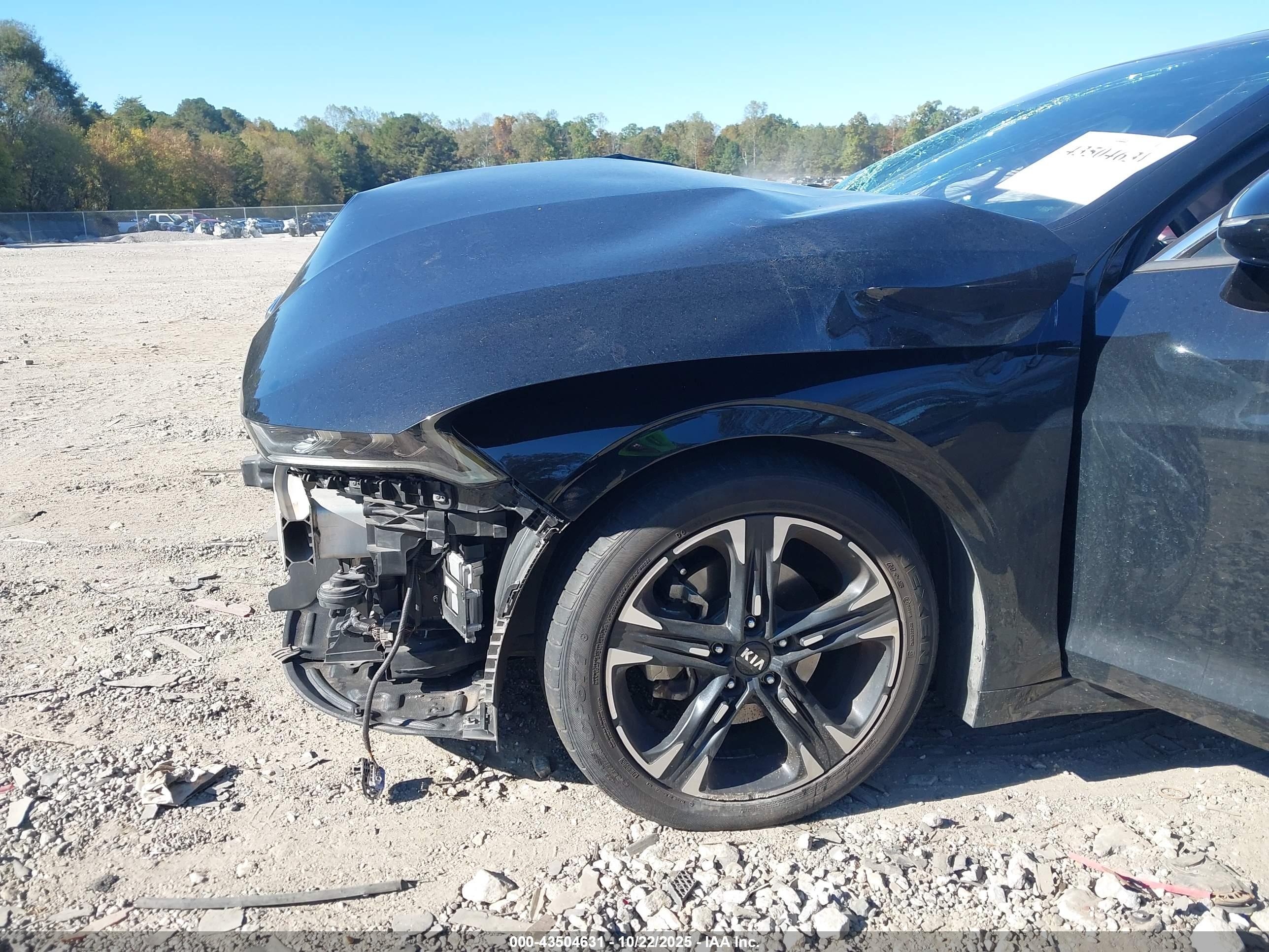 KIA K5 image 6