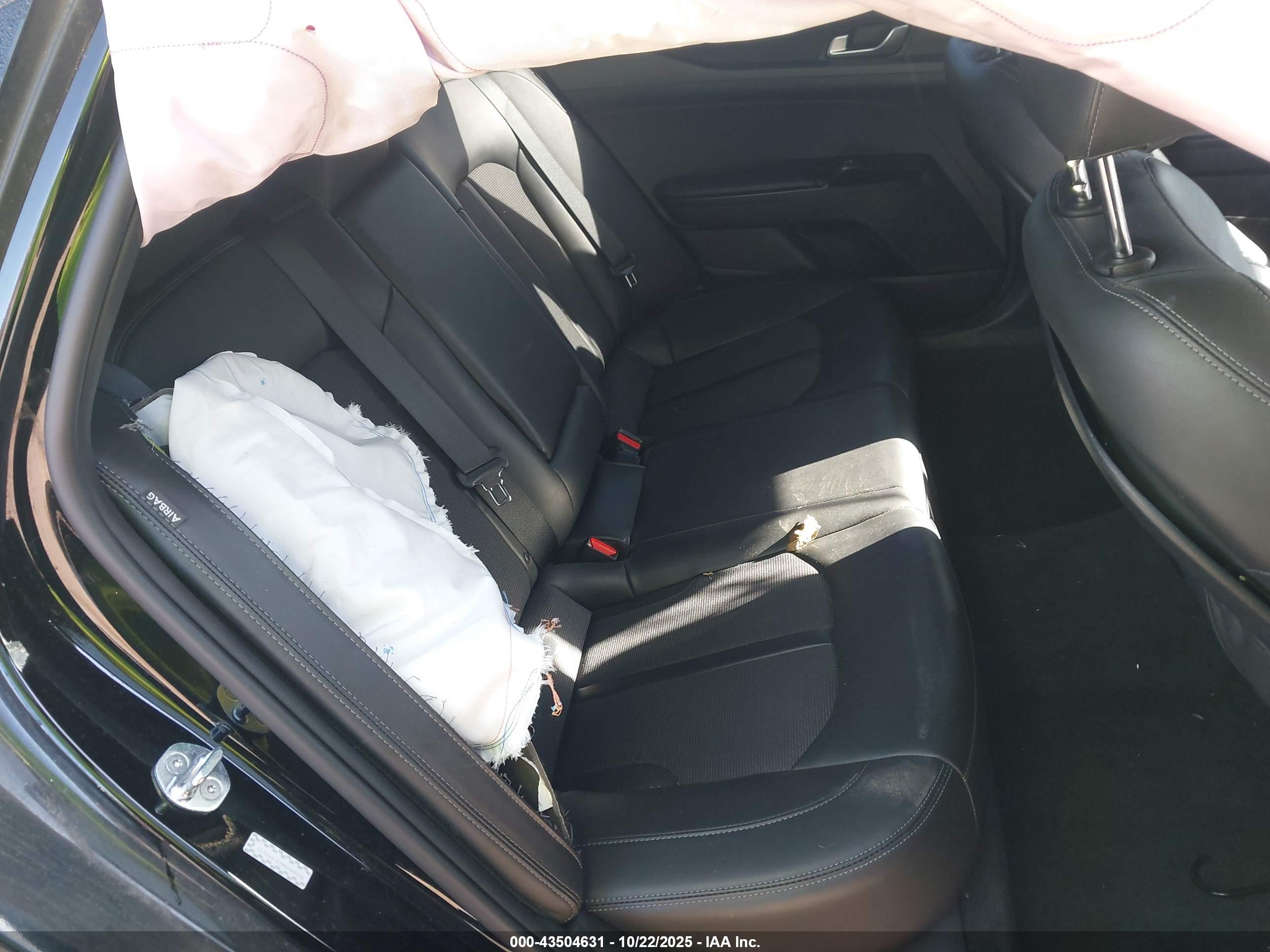 KIA K5 image 8
