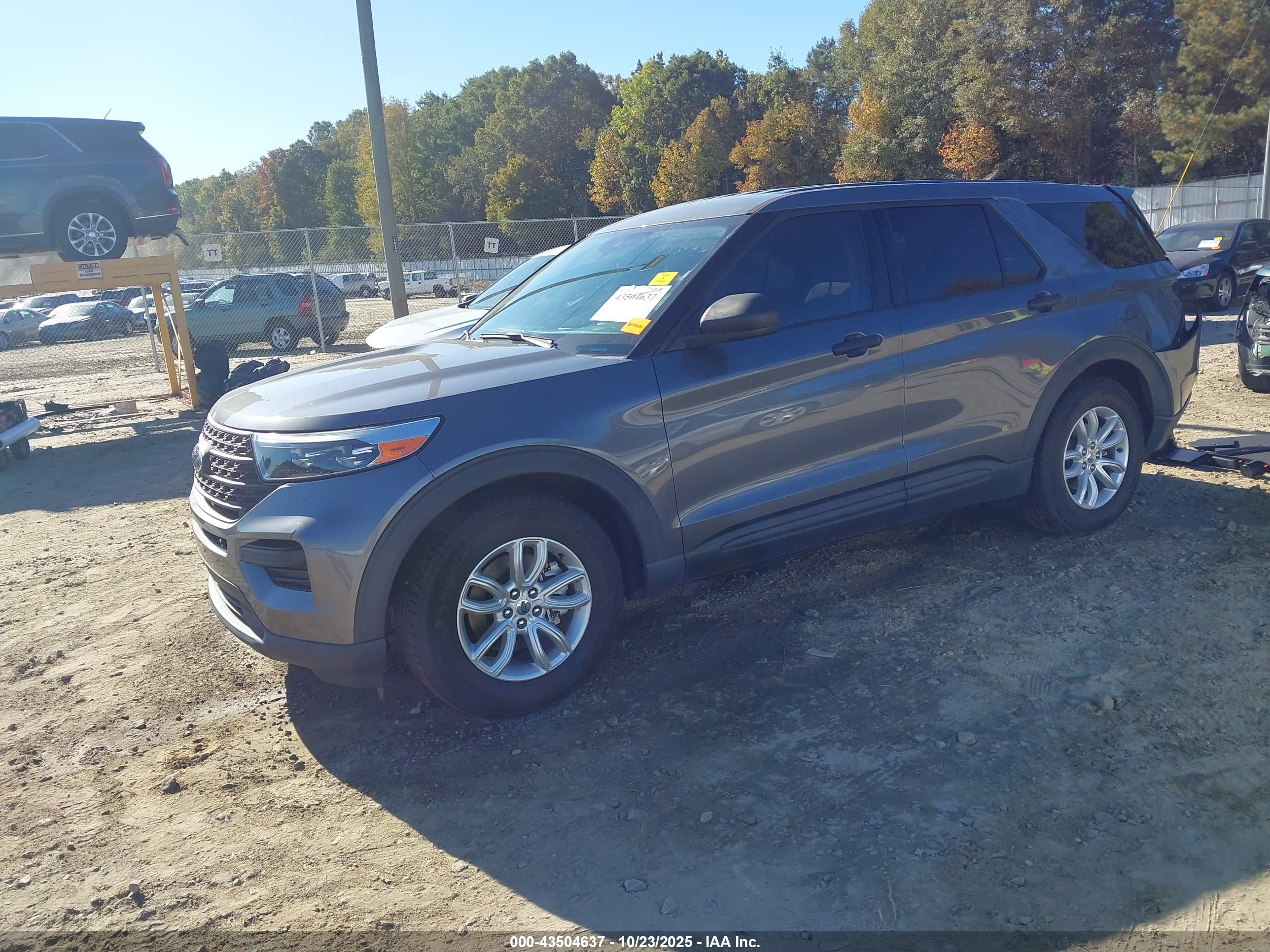 FORD EXPLORER image 2