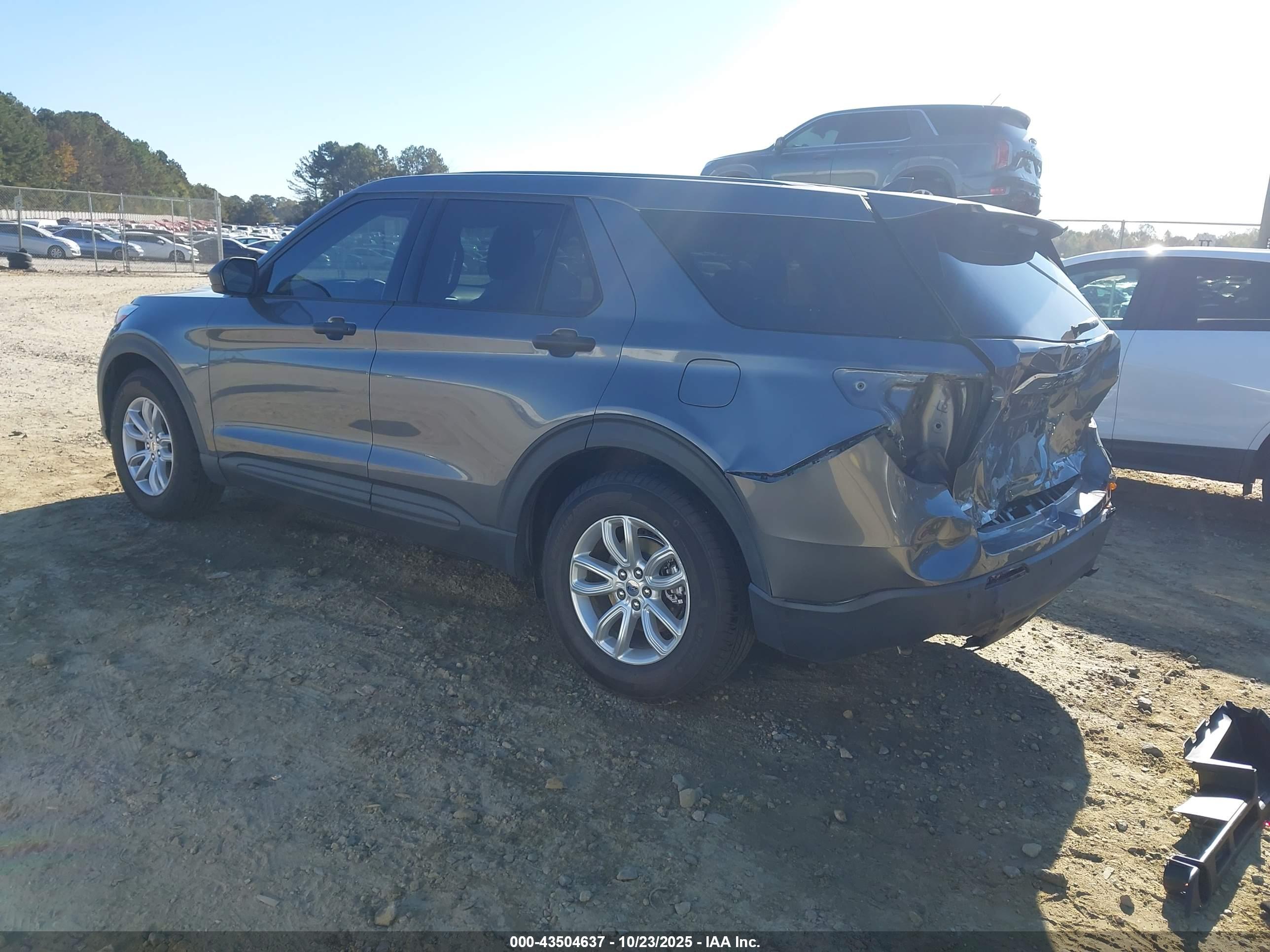 FORD EXPLORER image 3