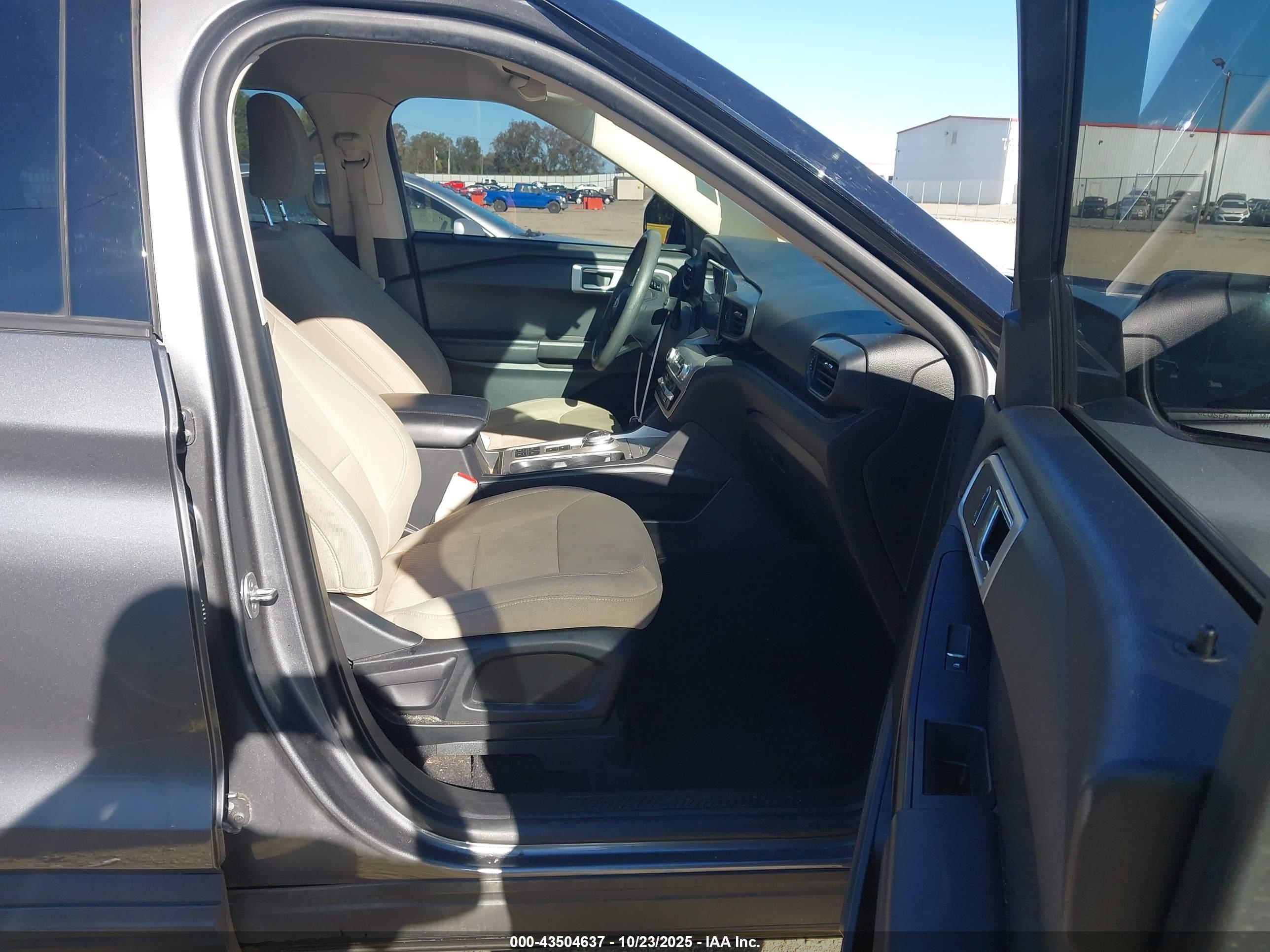 FORD EXPLORER image 5