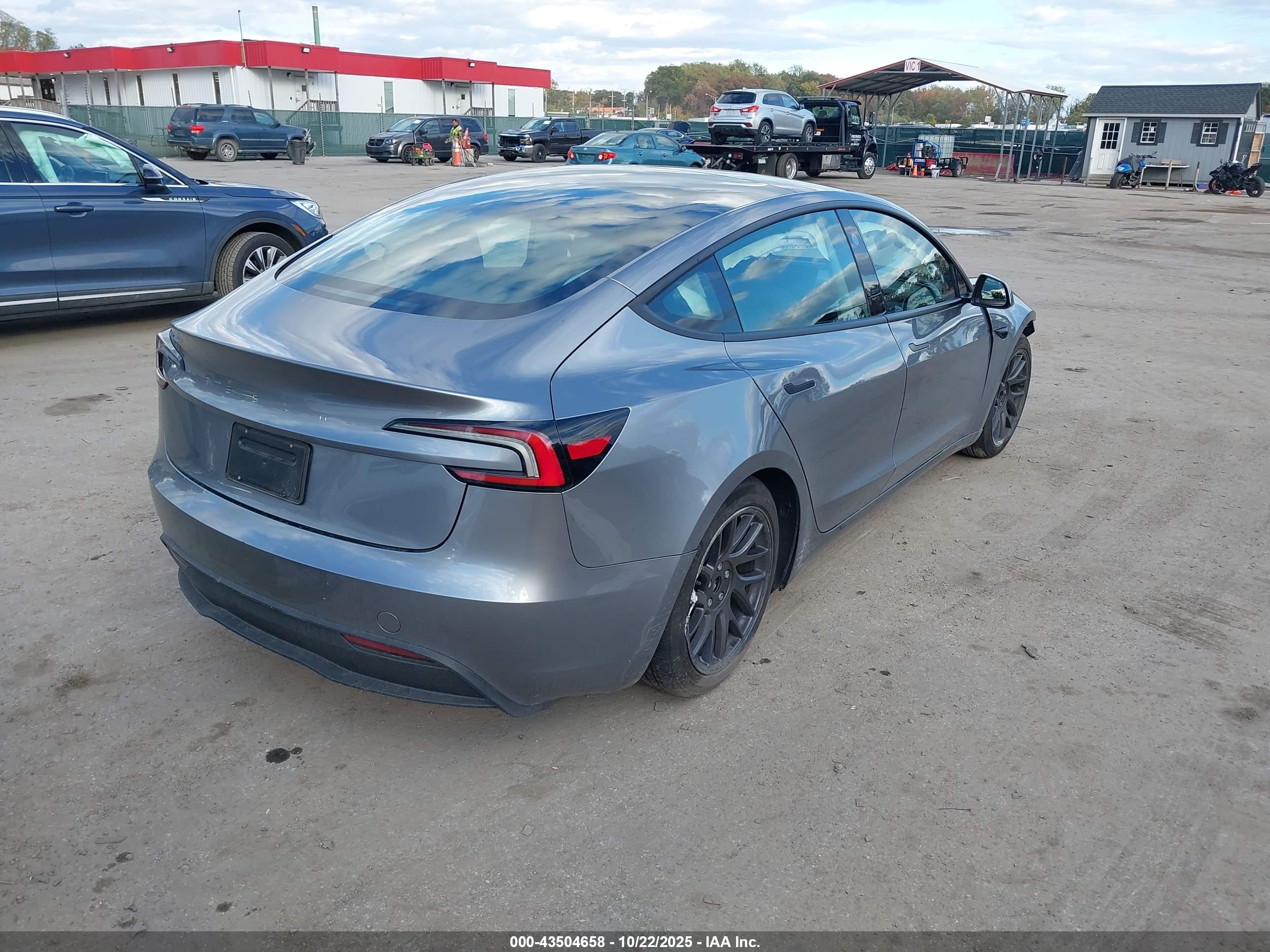 TESLA MODEL image 4
