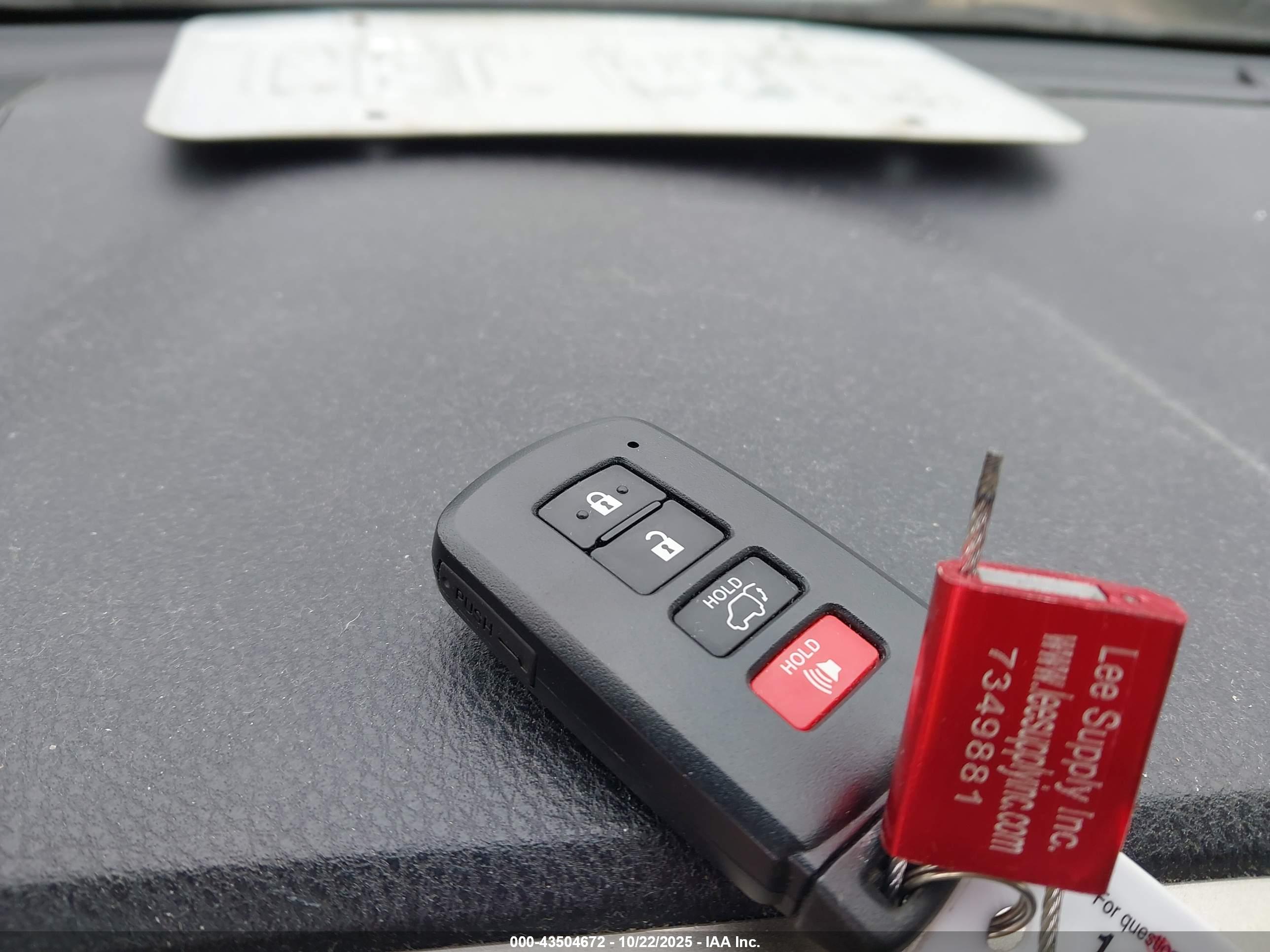 TOYOTA RAV4 image 11