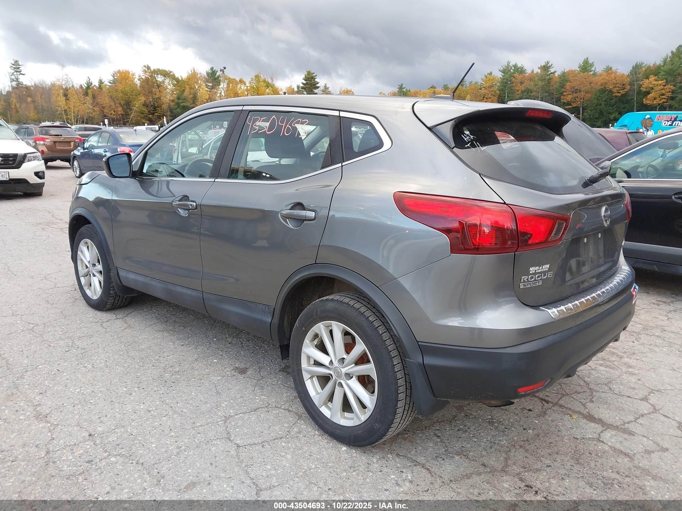 NISSAN ROGUE image 3