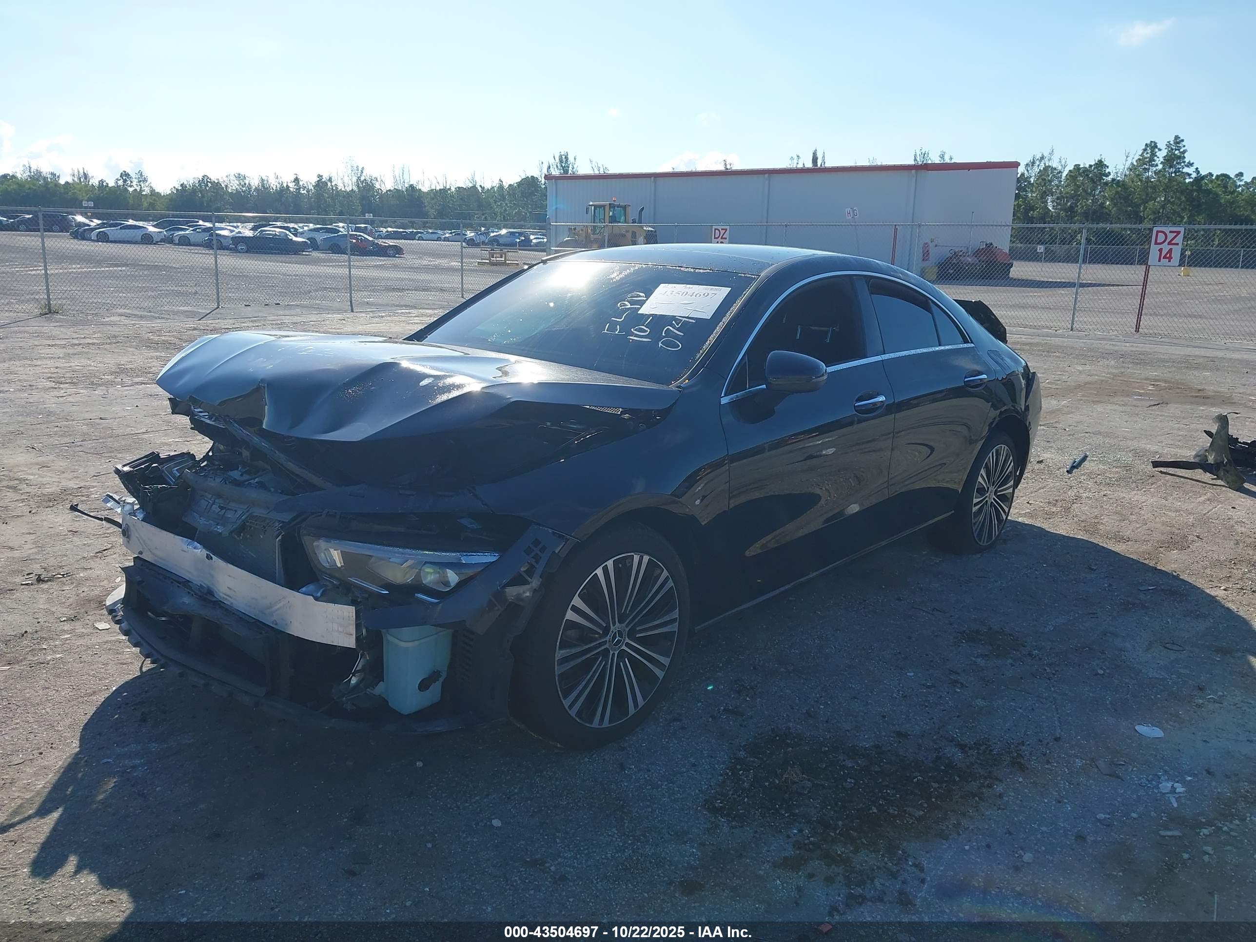 MERCEDES-BENZ CLA image 2